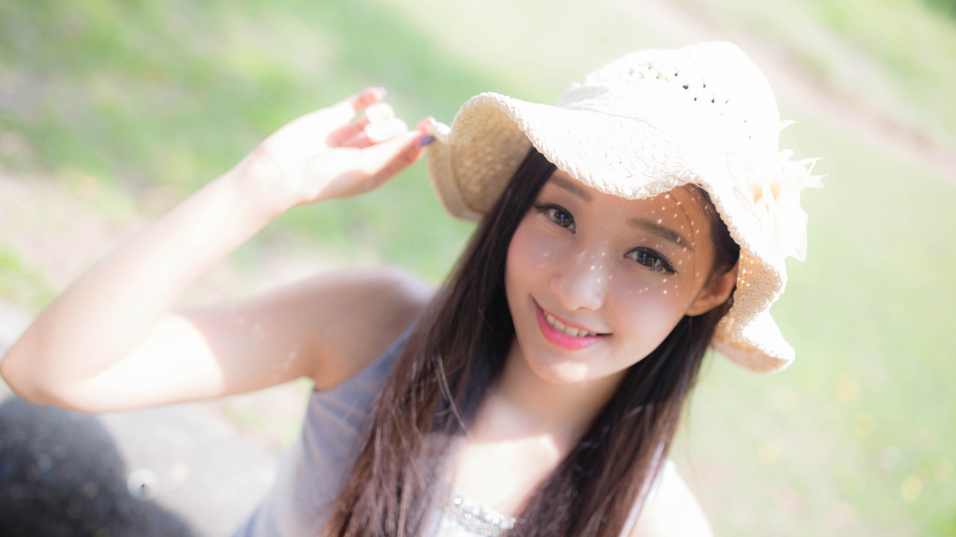邻家女孩吴小葵高清桌面壁纸，美女电脑背景免费下载