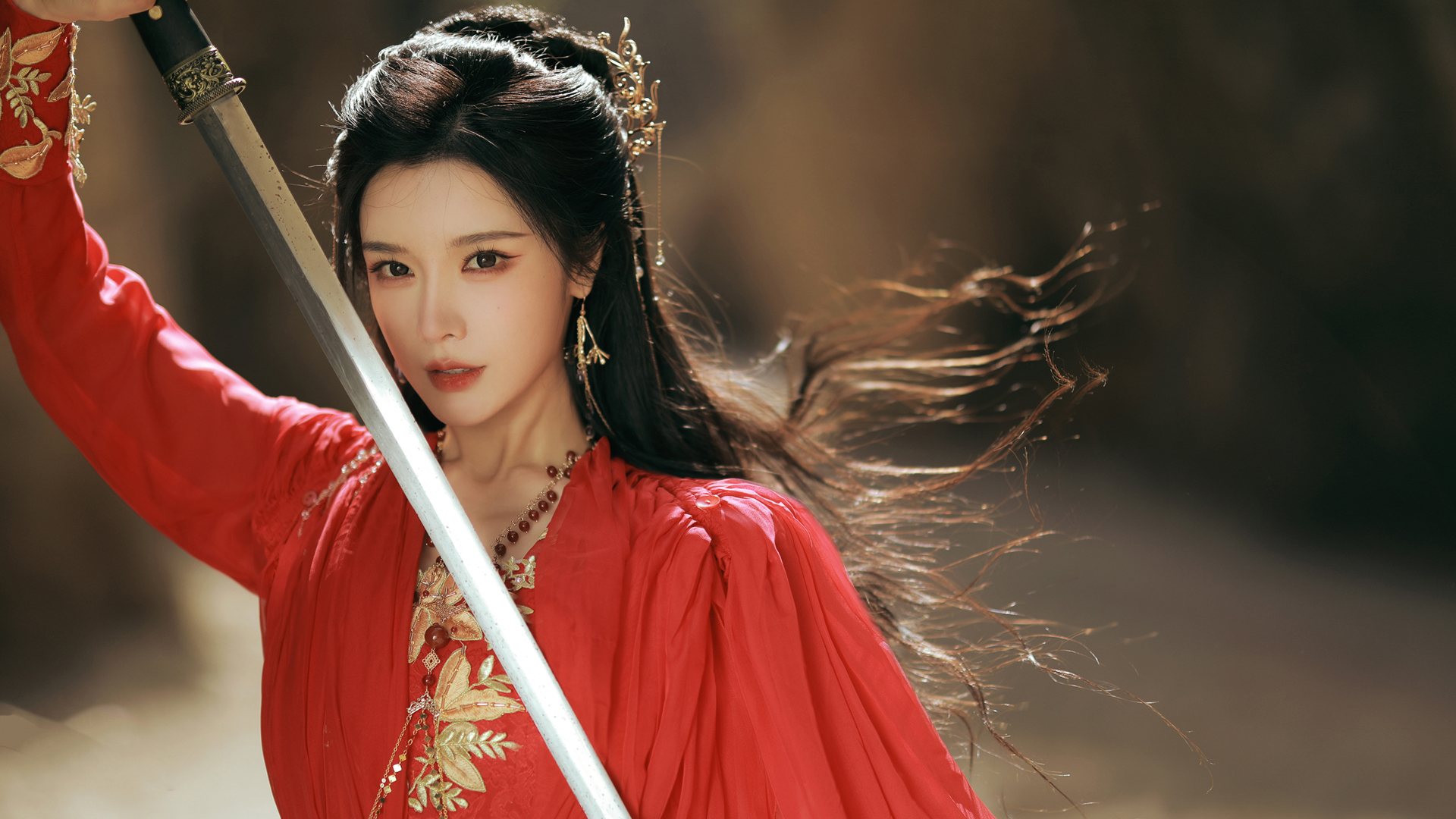 古风红纱长裙武侠美女，绝美壁纸免费下载，装点你的电脑桌面！