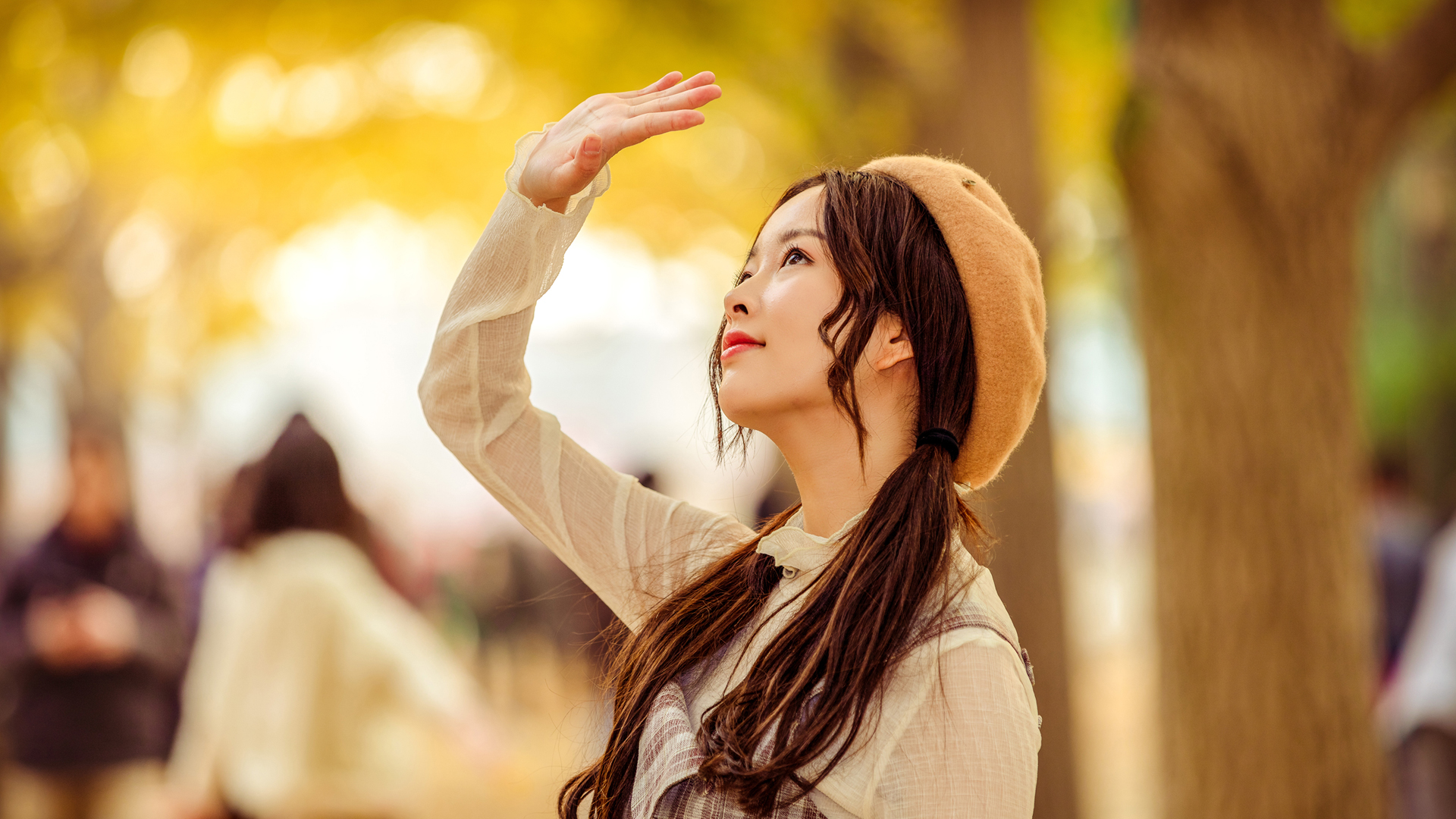 秋天清纯美女佳丽壁纸