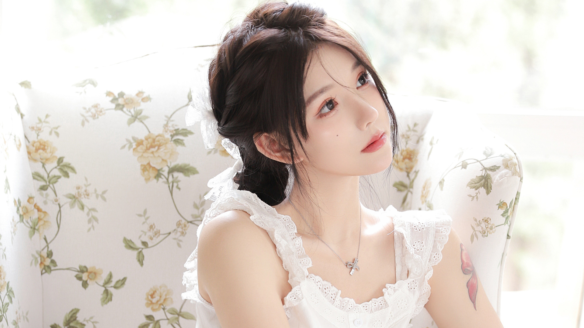 小清新美女壁纸大赏，免费高清电脑壁纸任你下载