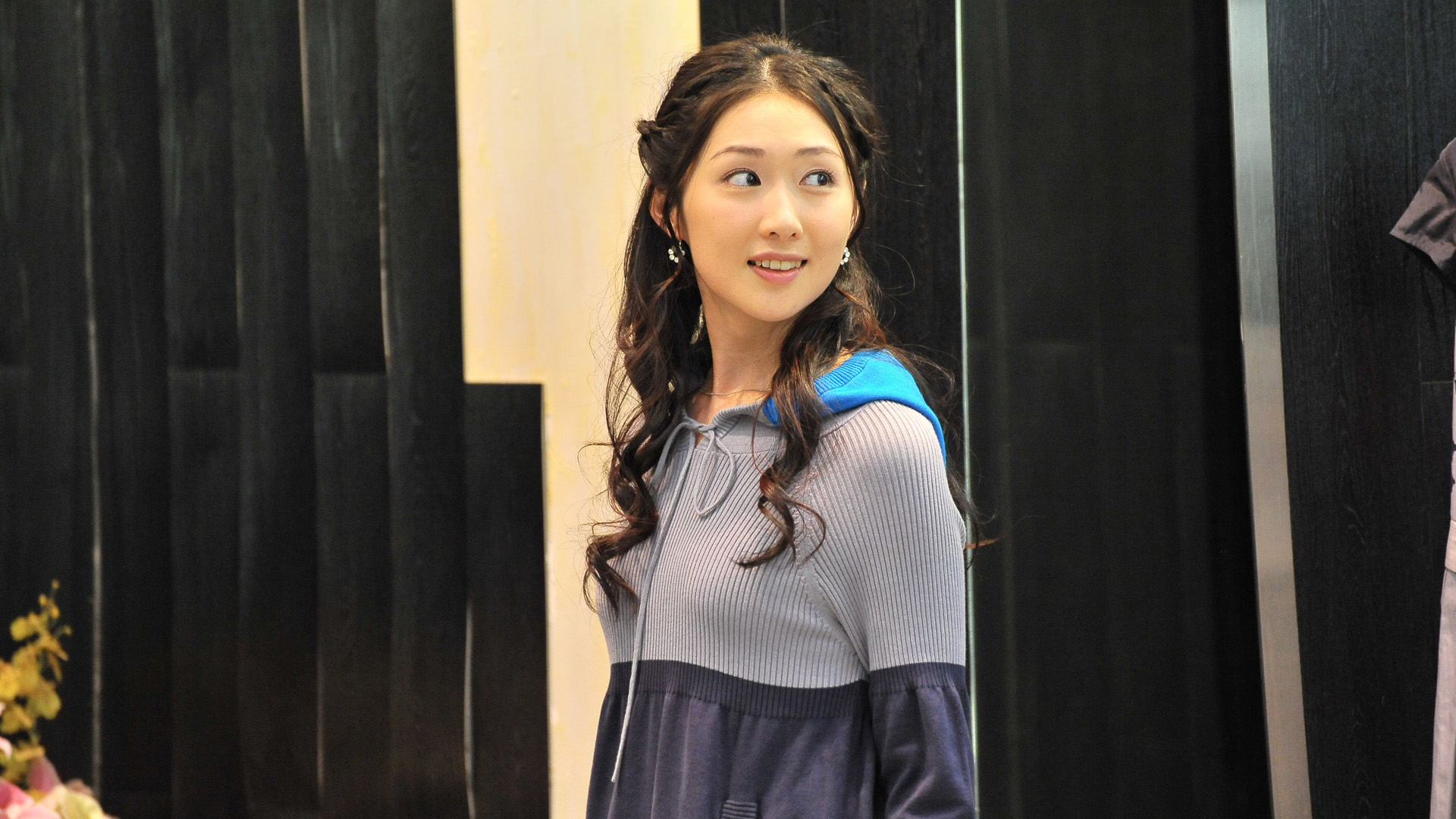 涂黎曼高清美女电脑桌面壁纸，免费下载专区