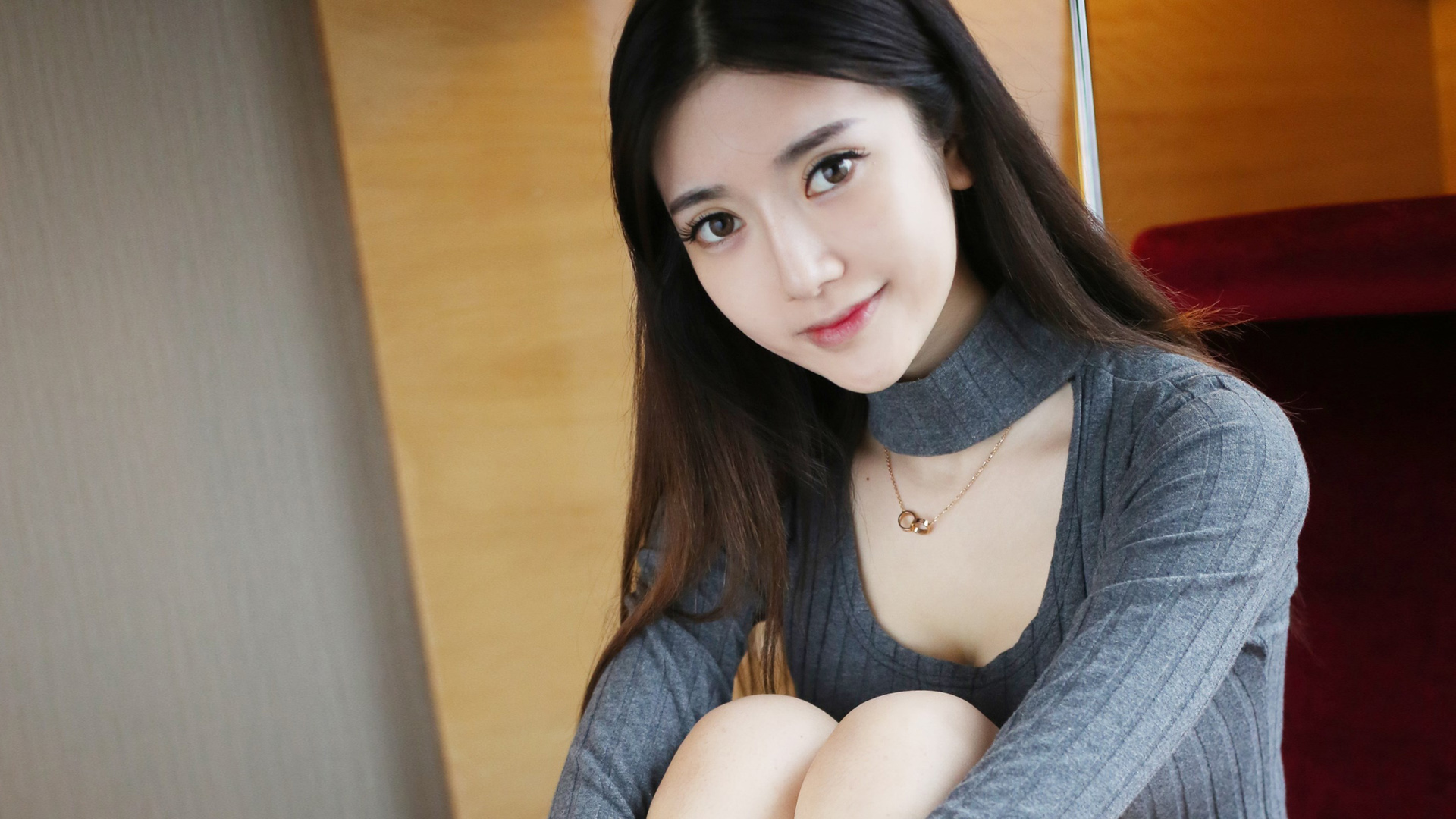 Momo美女壁纸，免费高清桌面壁纸下载，于小小姐精选集