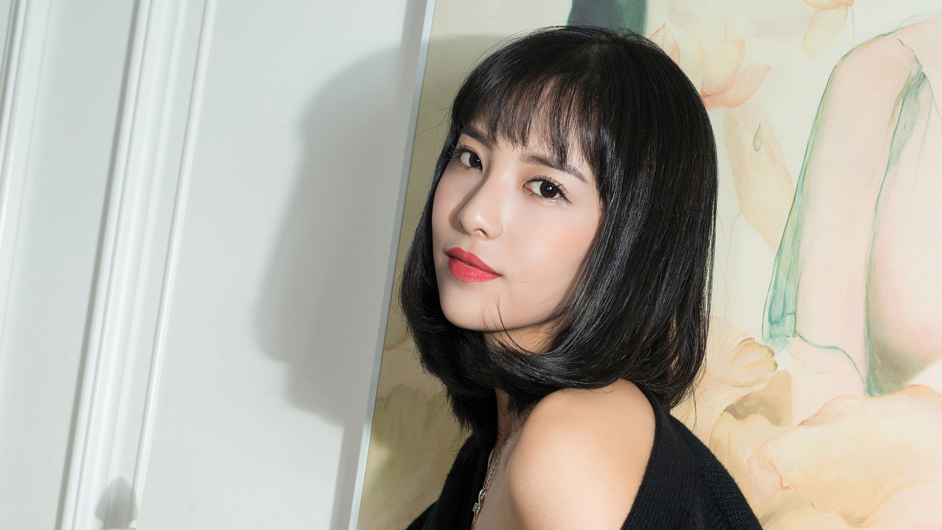 凌雪 齐肩短发香肩美女2k壁纸