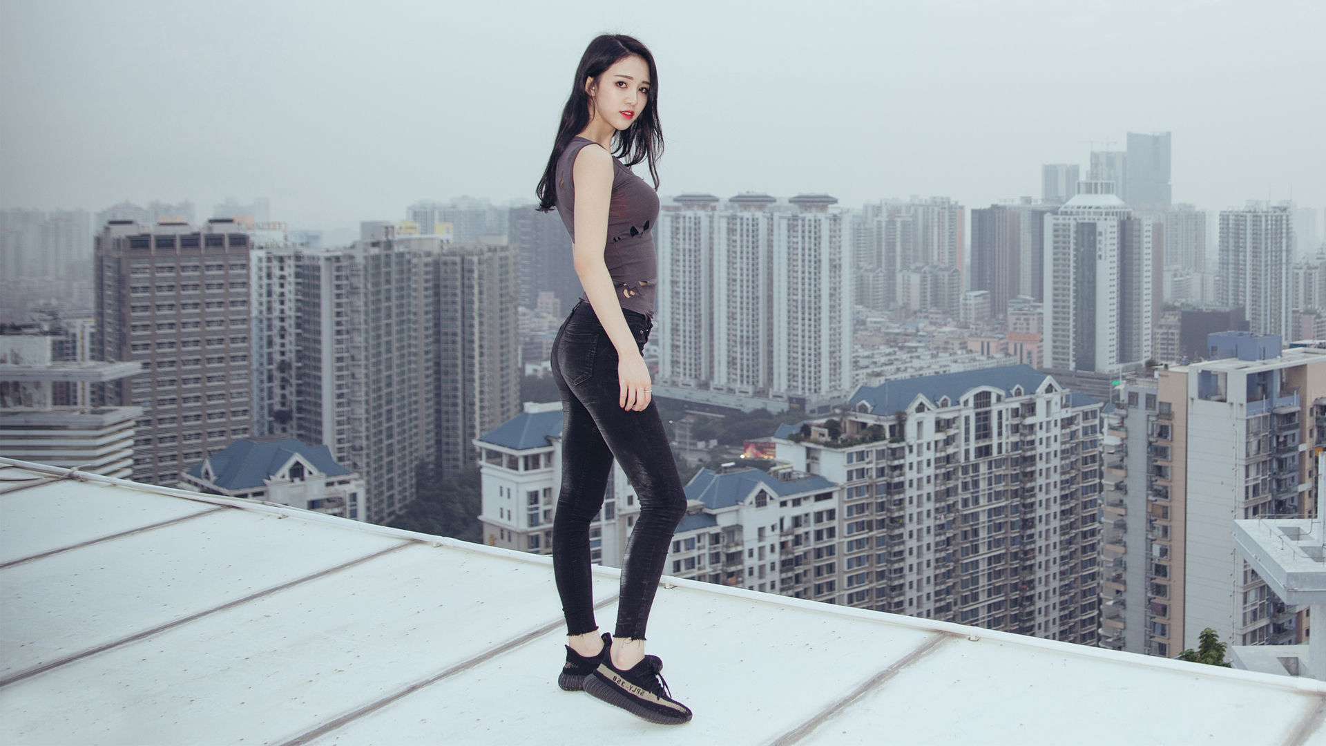 李倩倩，天台美女模特高清壁纸，免费电脑桌面下载专区