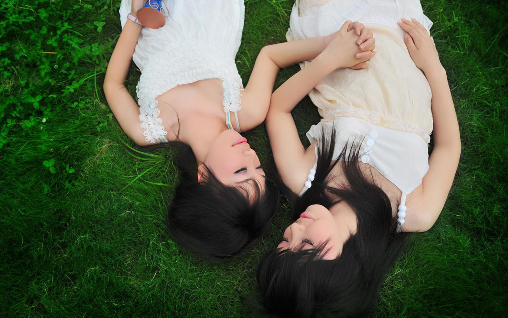 静静的美女桌面壁纸 好看的美女桌面背景