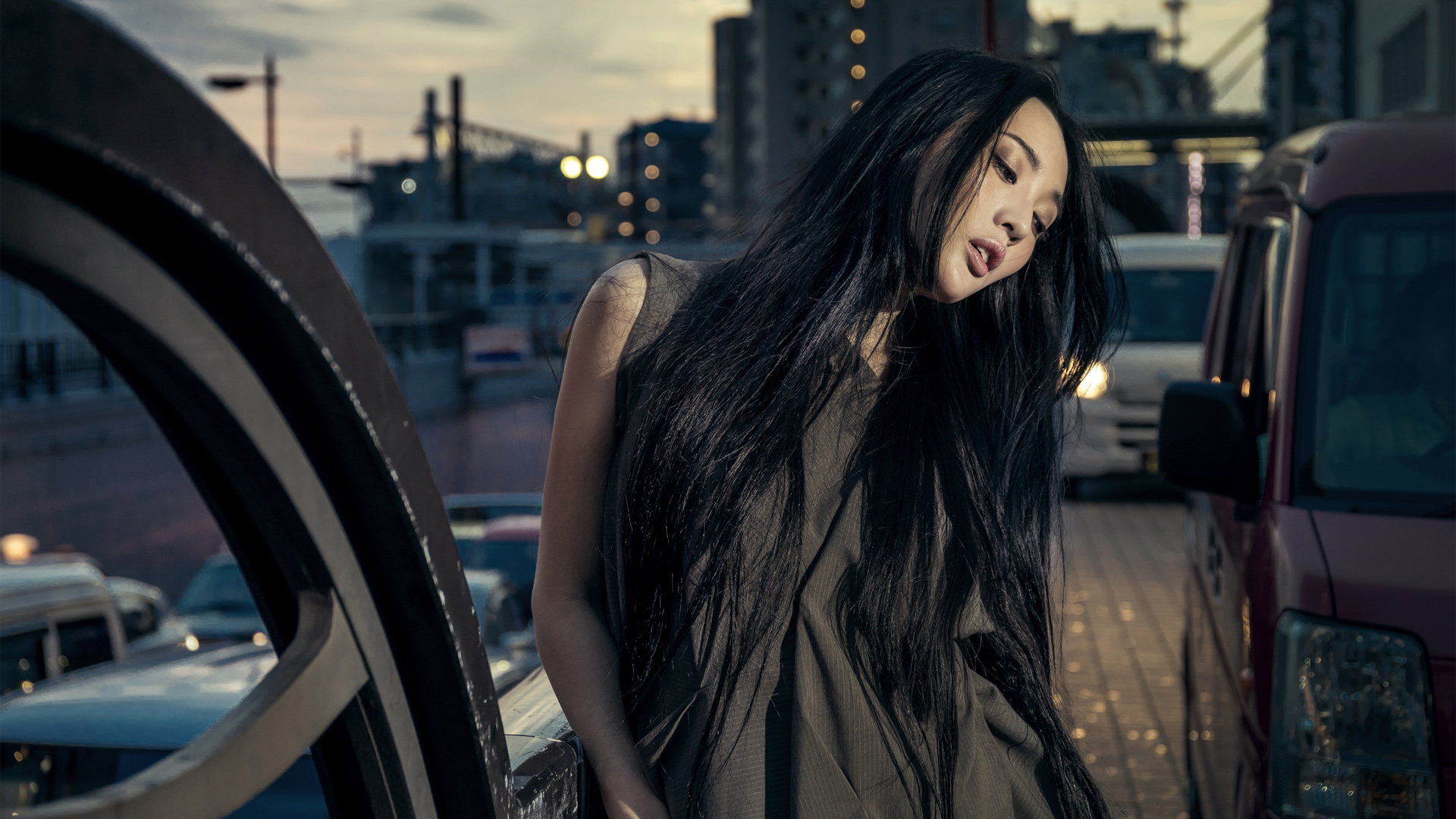 长发美女精选摄影壁纸，免费下载电脑桌面背景