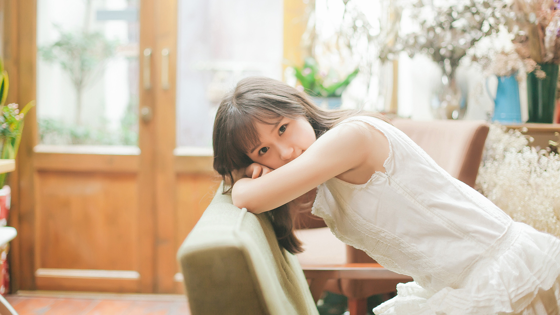 唯美森林系女孩壁纸，清新安静美女桌面，免费下载！