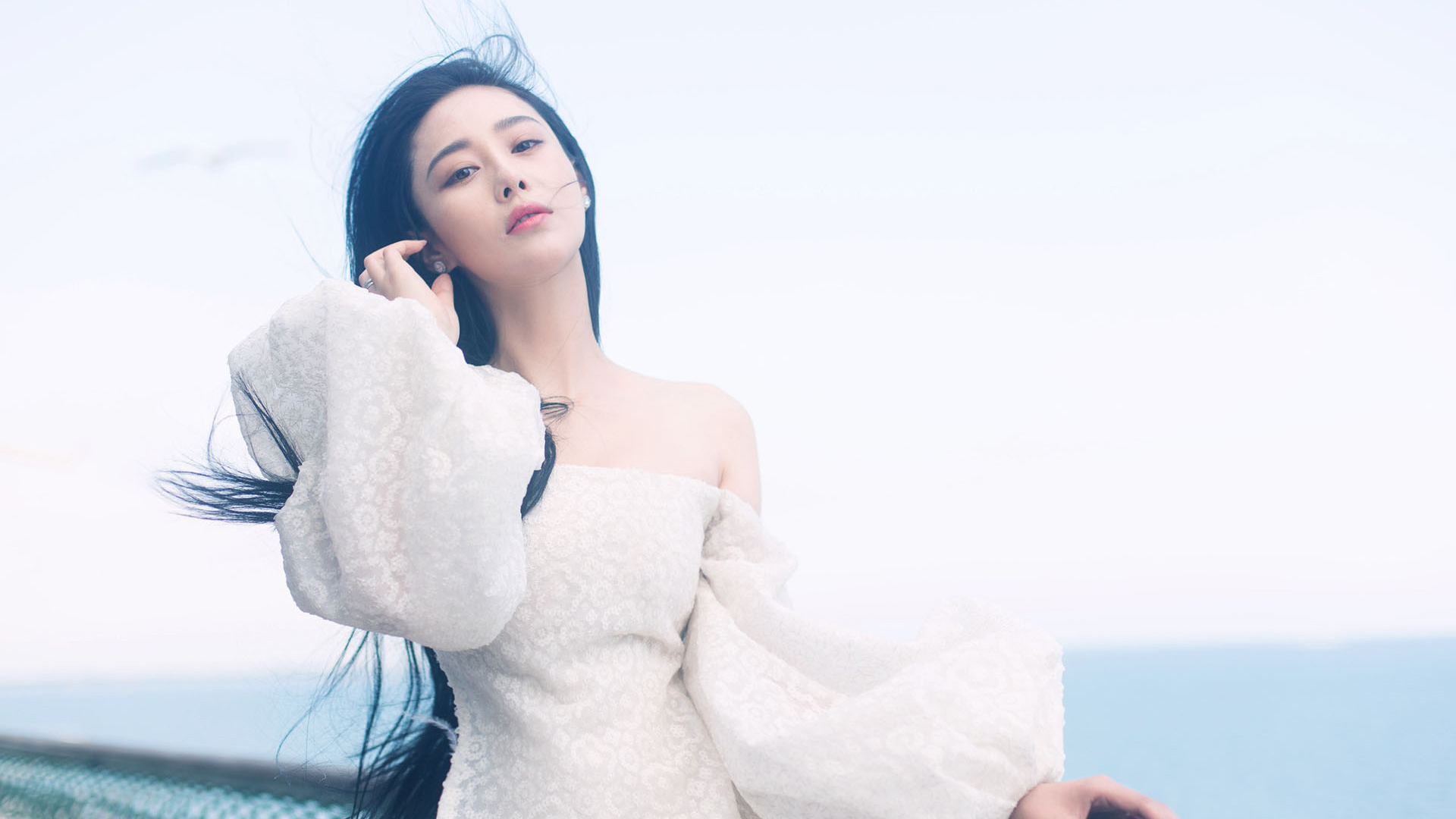 张馨予绝美壁纸大放送，免费下载，装点你的电脑桌面！