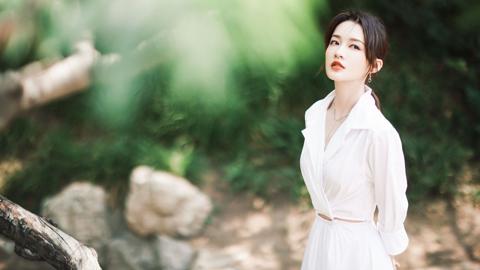 小清新美女李沁精选壁纸，免费电脑壁纸高清下载