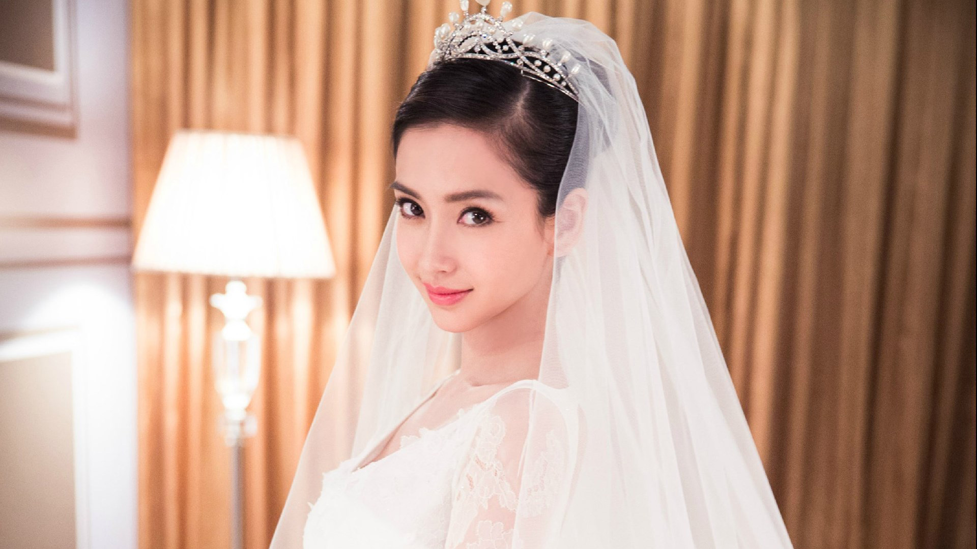 杨颖Angelababy婚纱照精选，高清桌面壁纸美女图片，免费下载！