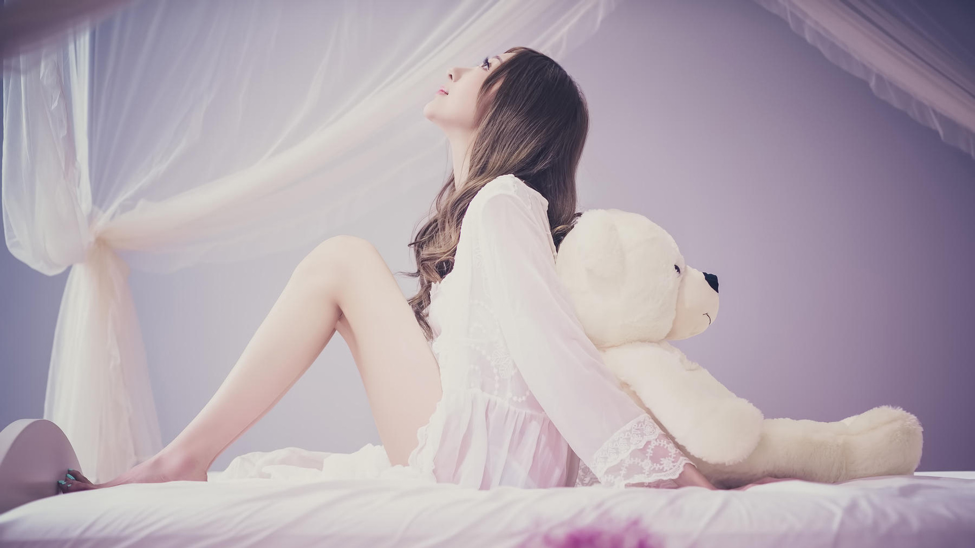 邻家女孩 莺闺燕阁Catlena Wong 美女闺房桌面壁纸