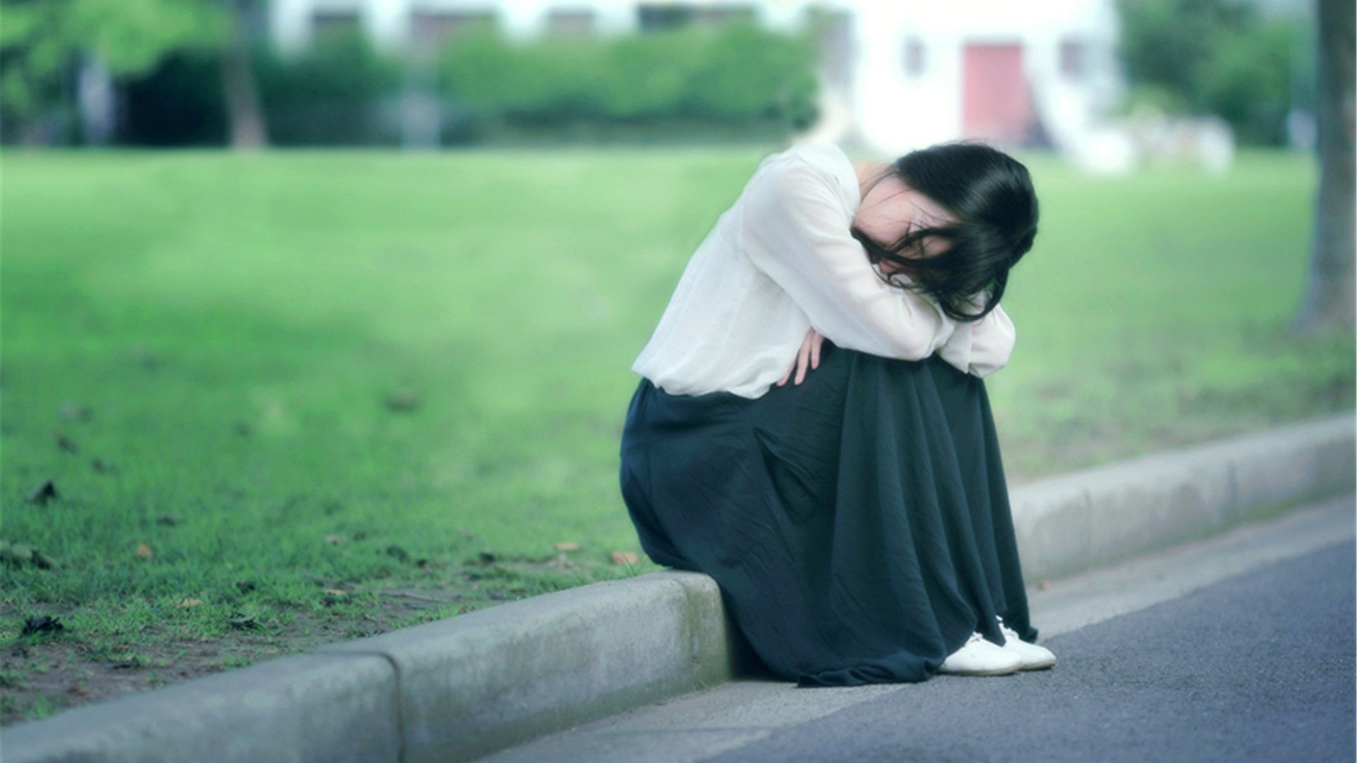 孤独女孩，伤感壁纸，安然无恙的孤单之美，免费下载非主流电脑桌面背景
