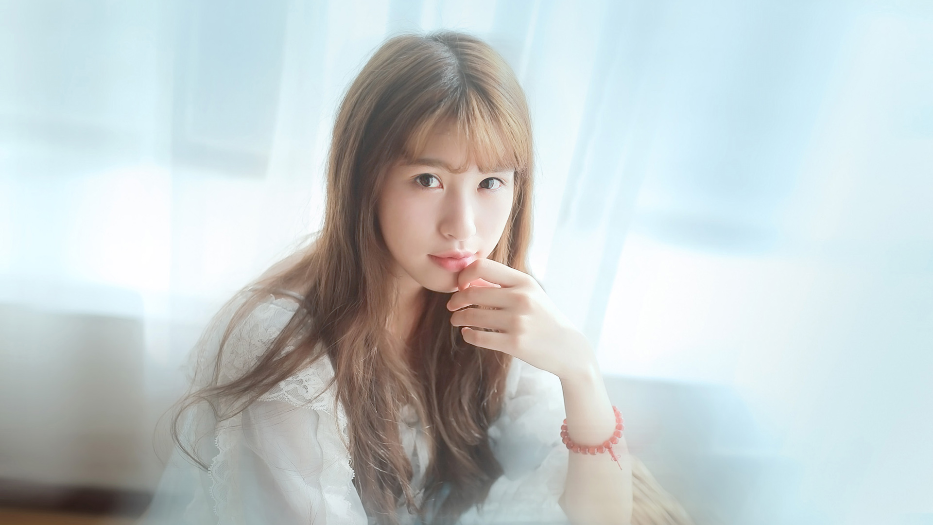 清新长发美女壁纸，免费下载，气质出众电脑背景