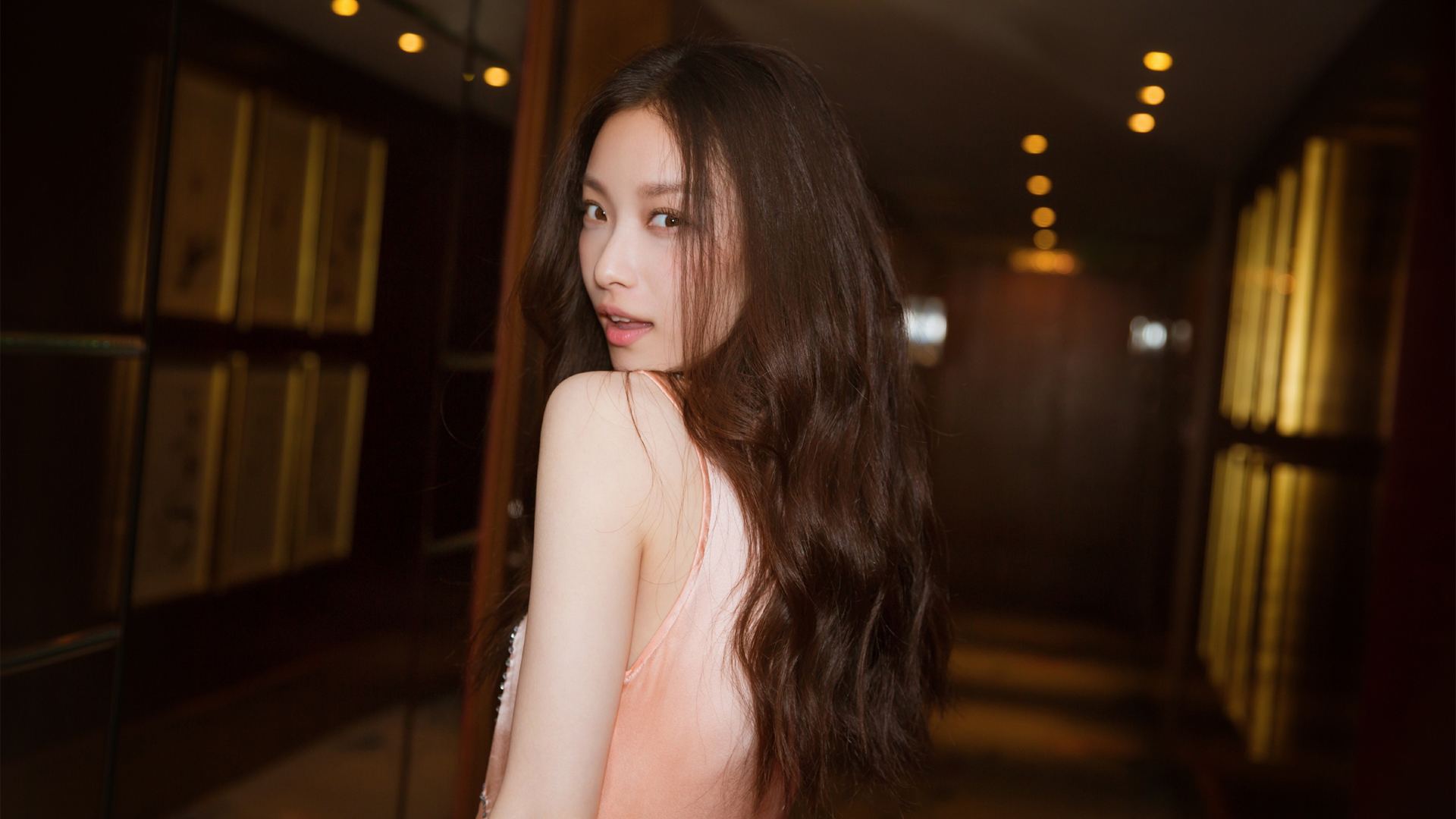 倪妮精选高清美女壁纸，免费电脑壁纸下载专区