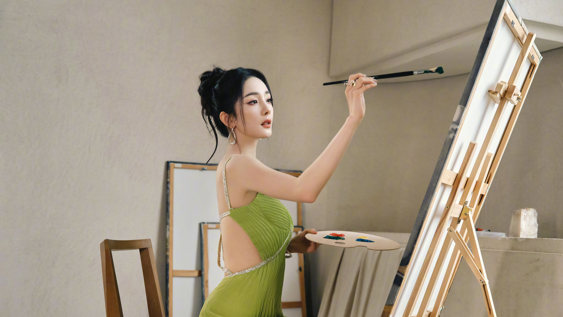 杨幂，绿色礼服倩影，精美画画作品，高清美女壁纸免费下载