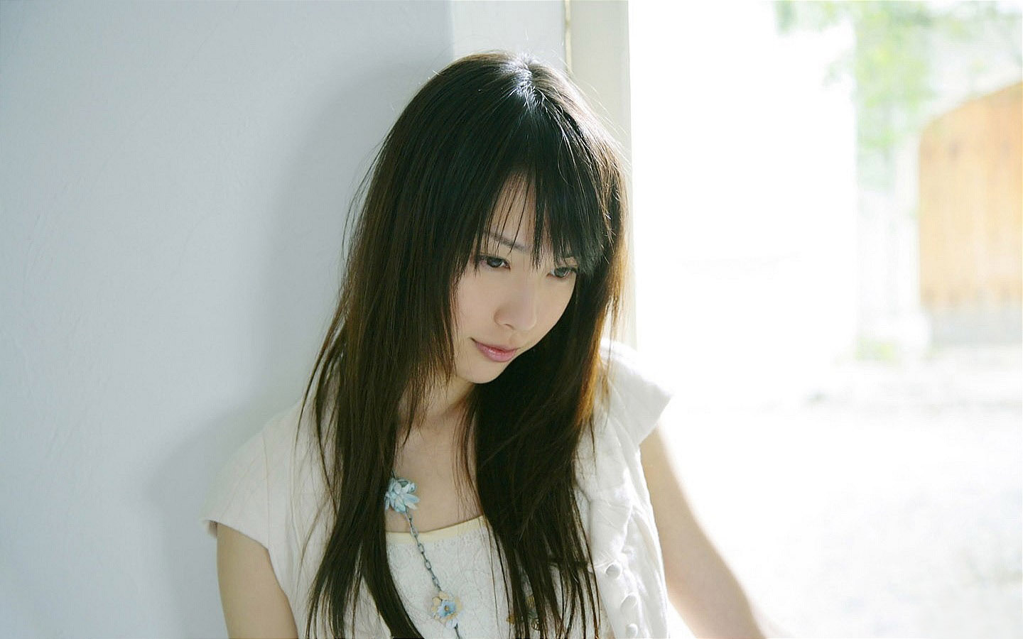 美丽动人美女桌面壁纸