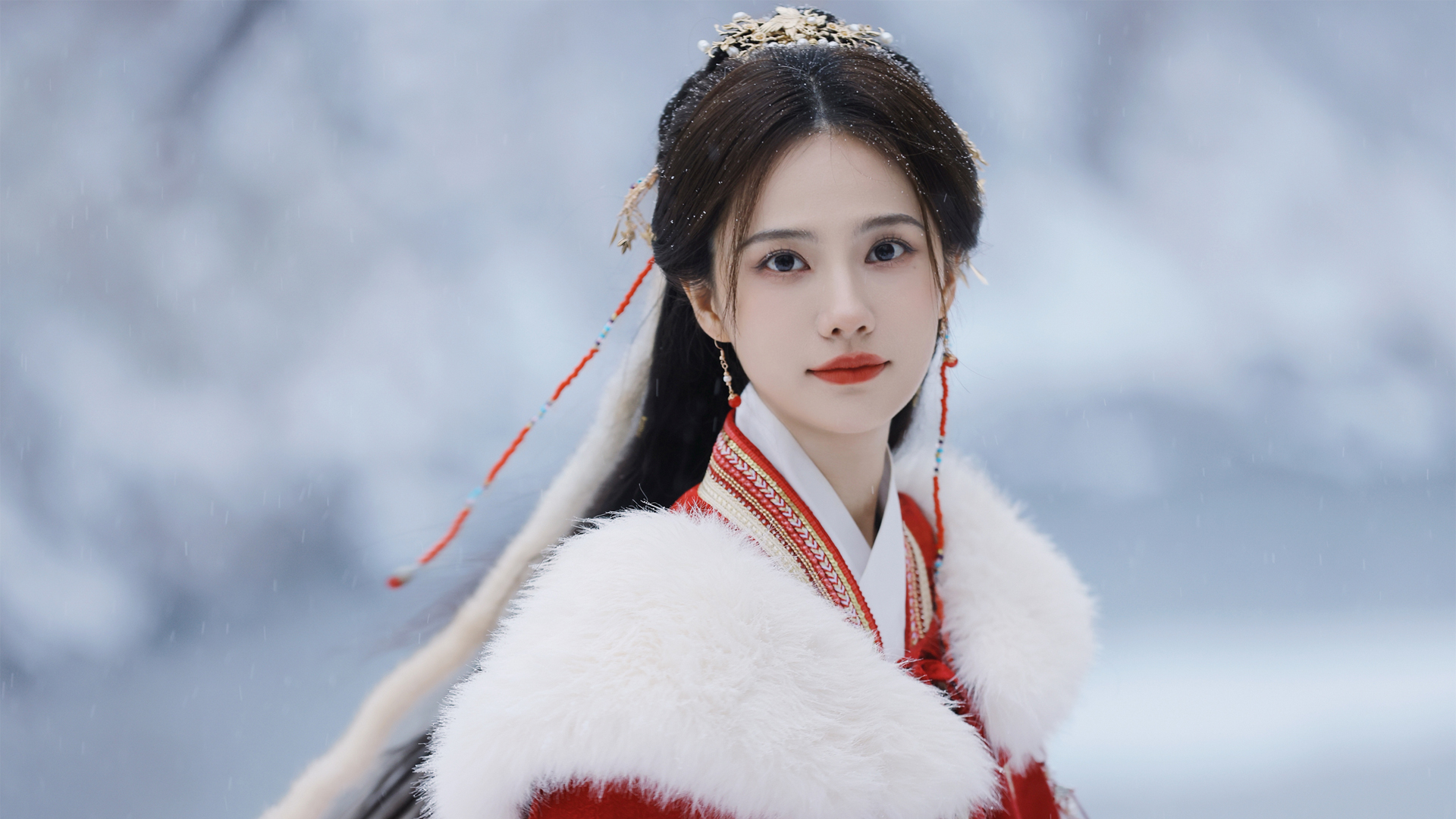 美女姜佩瑶精选壁纸，免费电脑壁纸高清下载