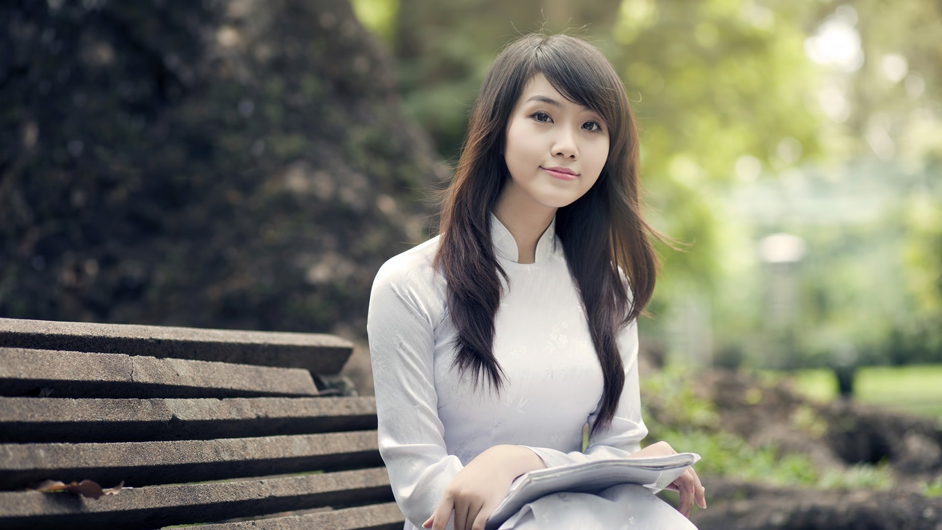 清纯文静美女壁纸，免费养眼桌面图片下载
