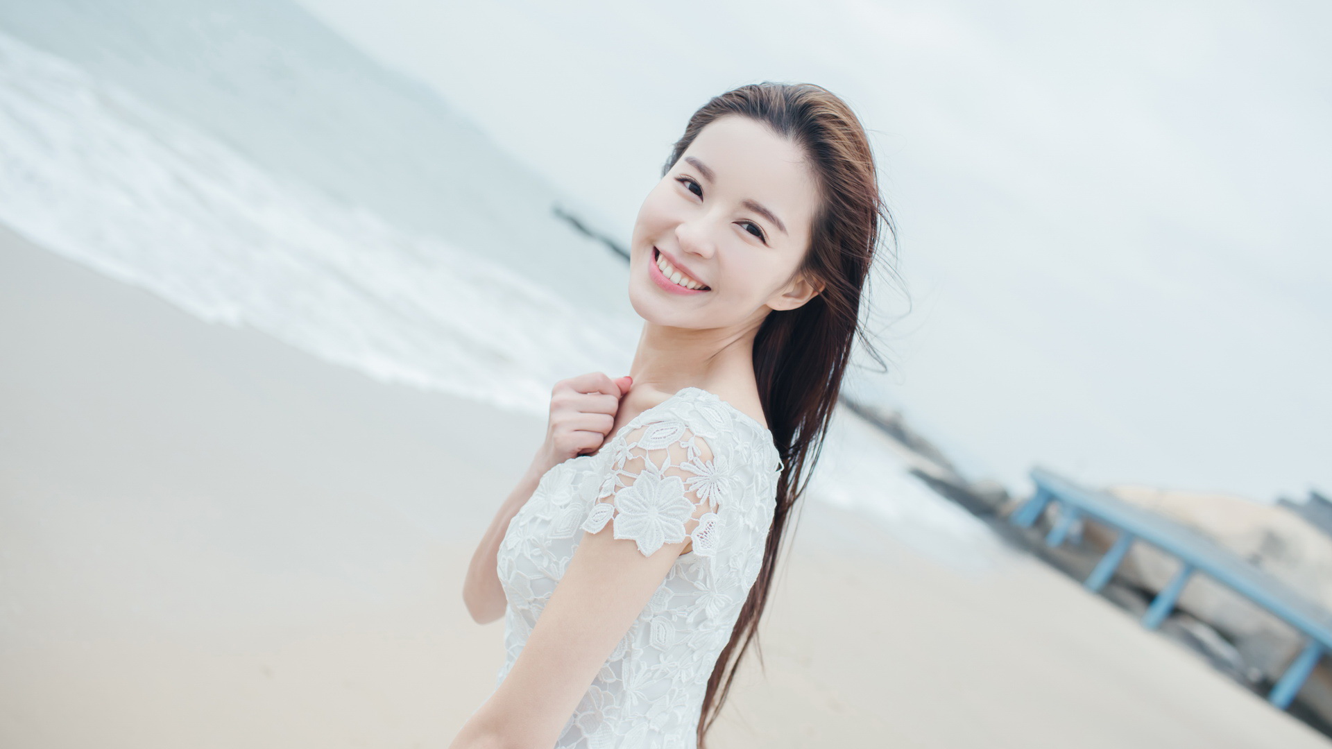 海边清新佳人温心(Swan)绝美壁纸，免费下载装点你的电脑桌面