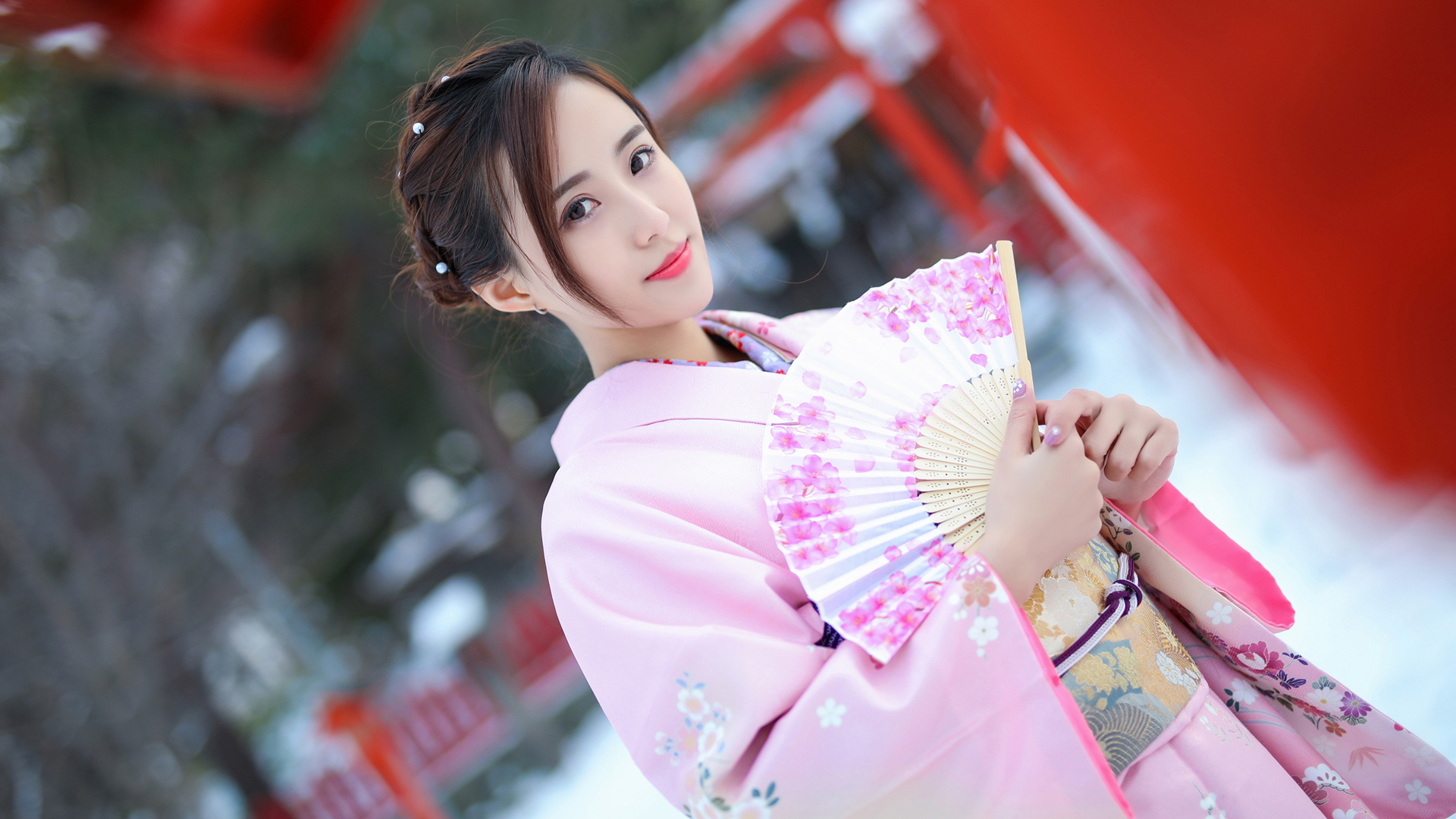 和服美女猫宝高清壁纸，免费电脑桌面背景下载