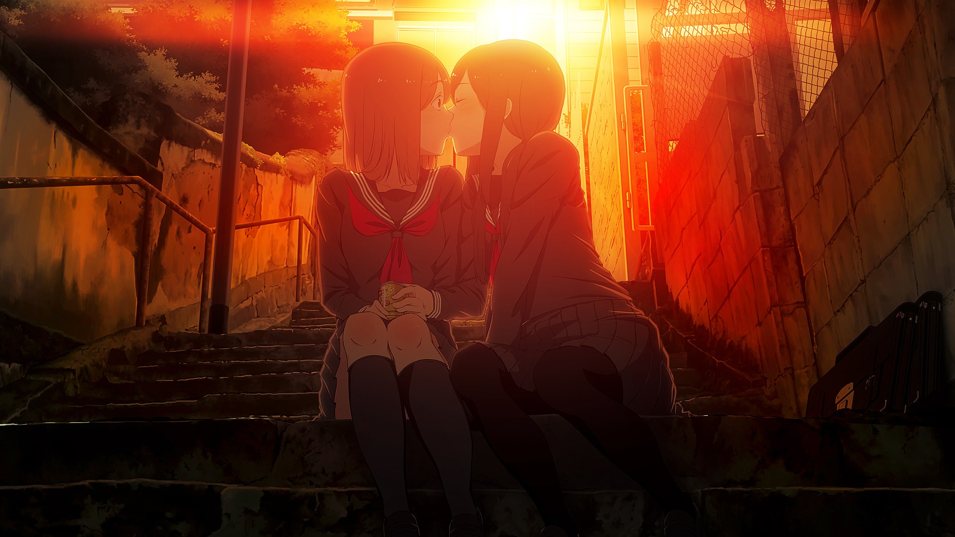 动漫壁纸下载 - 精选耽美风格，校服女生接吻瞬间，夕阳下的阶梯之吻
