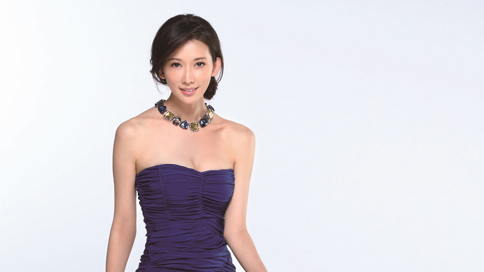 林志玲性感晚礼服装精选壁纸，高清免费下载