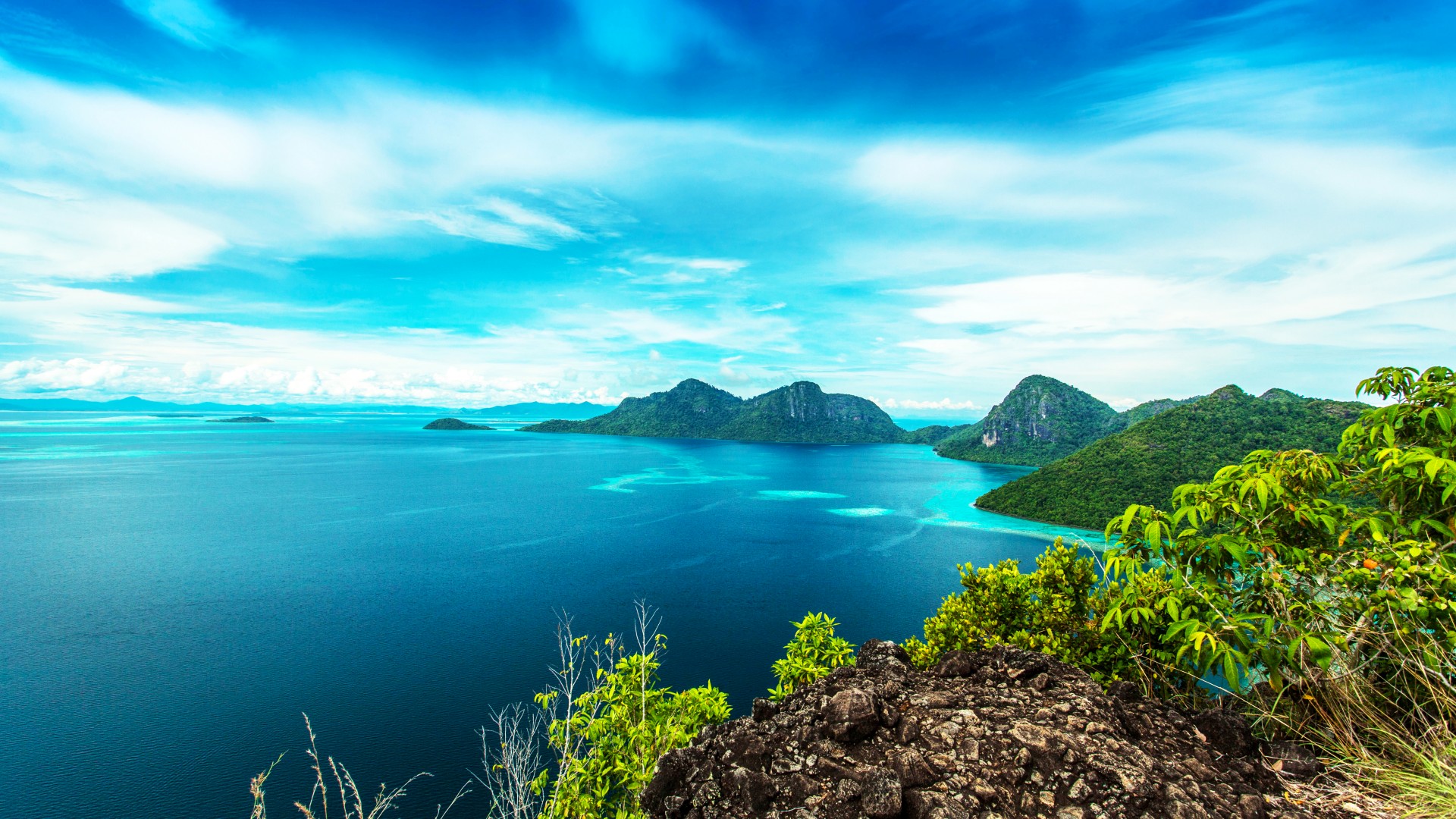 马来西亚蓝色海洋美景，免费高清桌面壁纸下载