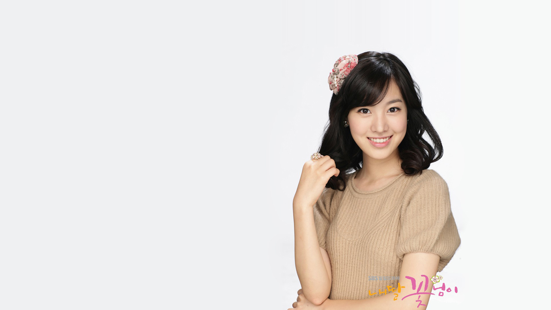 陈世妍高清美女壁纸，免费电脑桌面背景下载