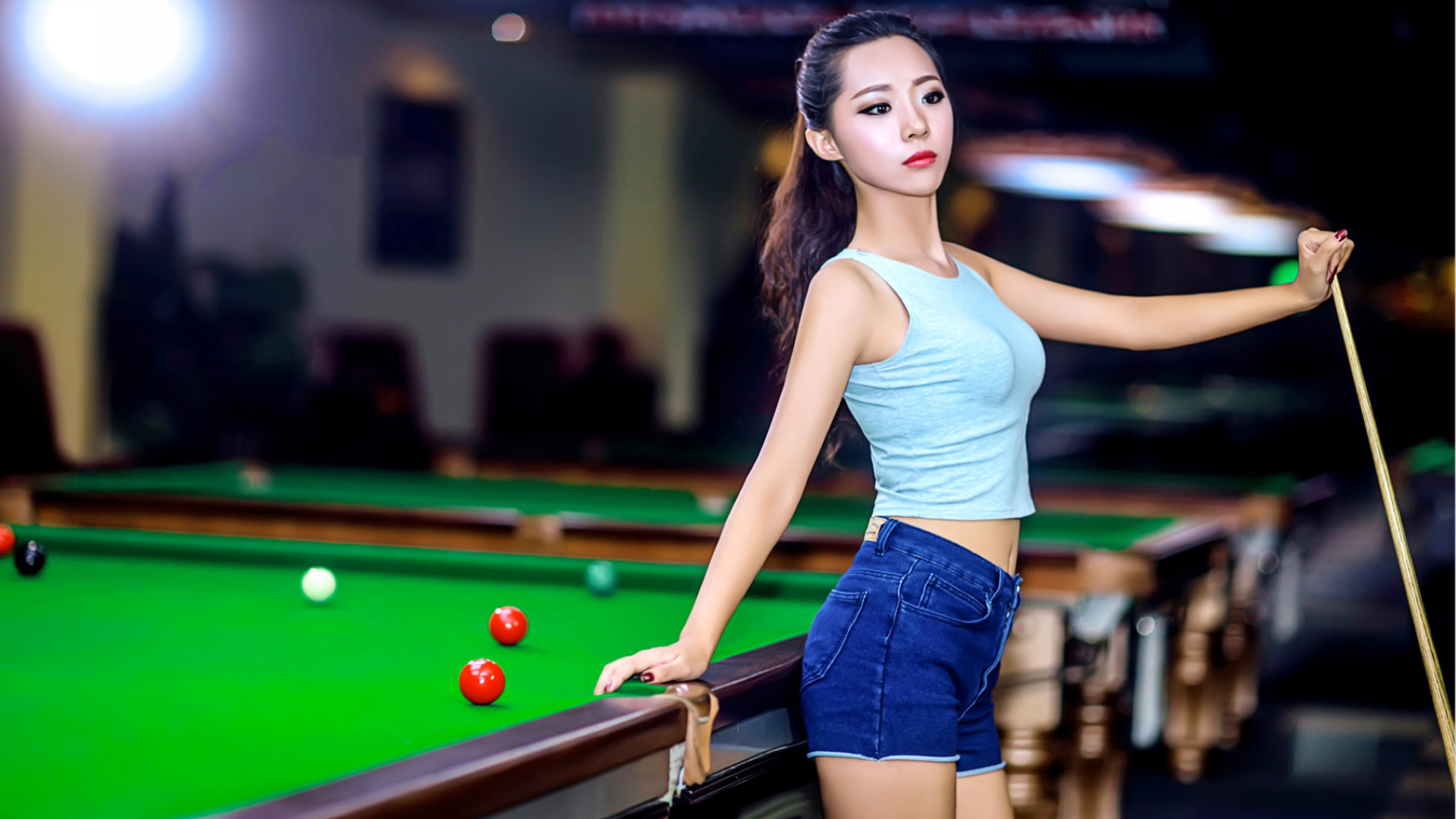 台球，好身材美女，桌面壁纸