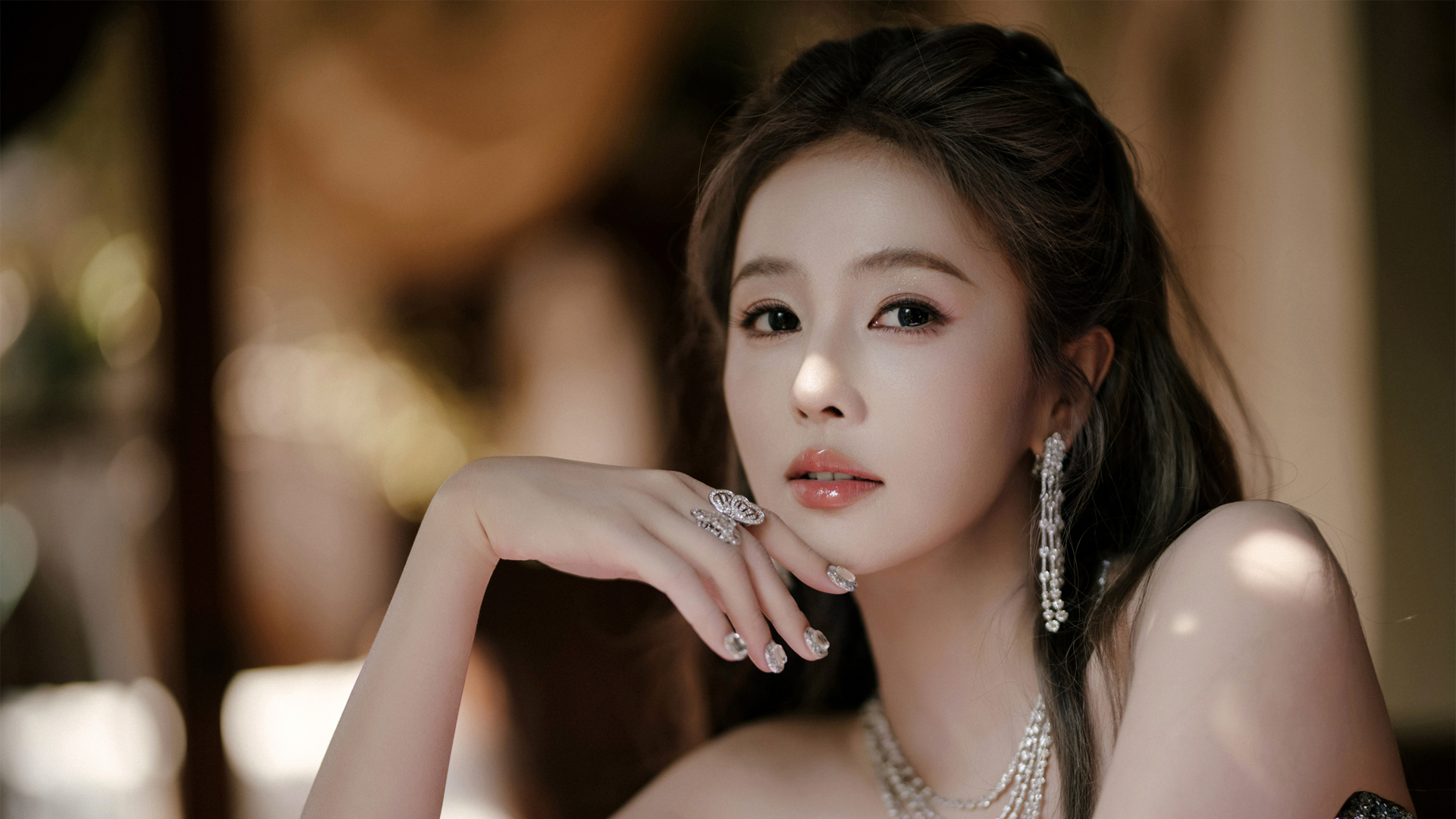 白鹿绝美光影高清桌面壁纸，免费下载电脑美图