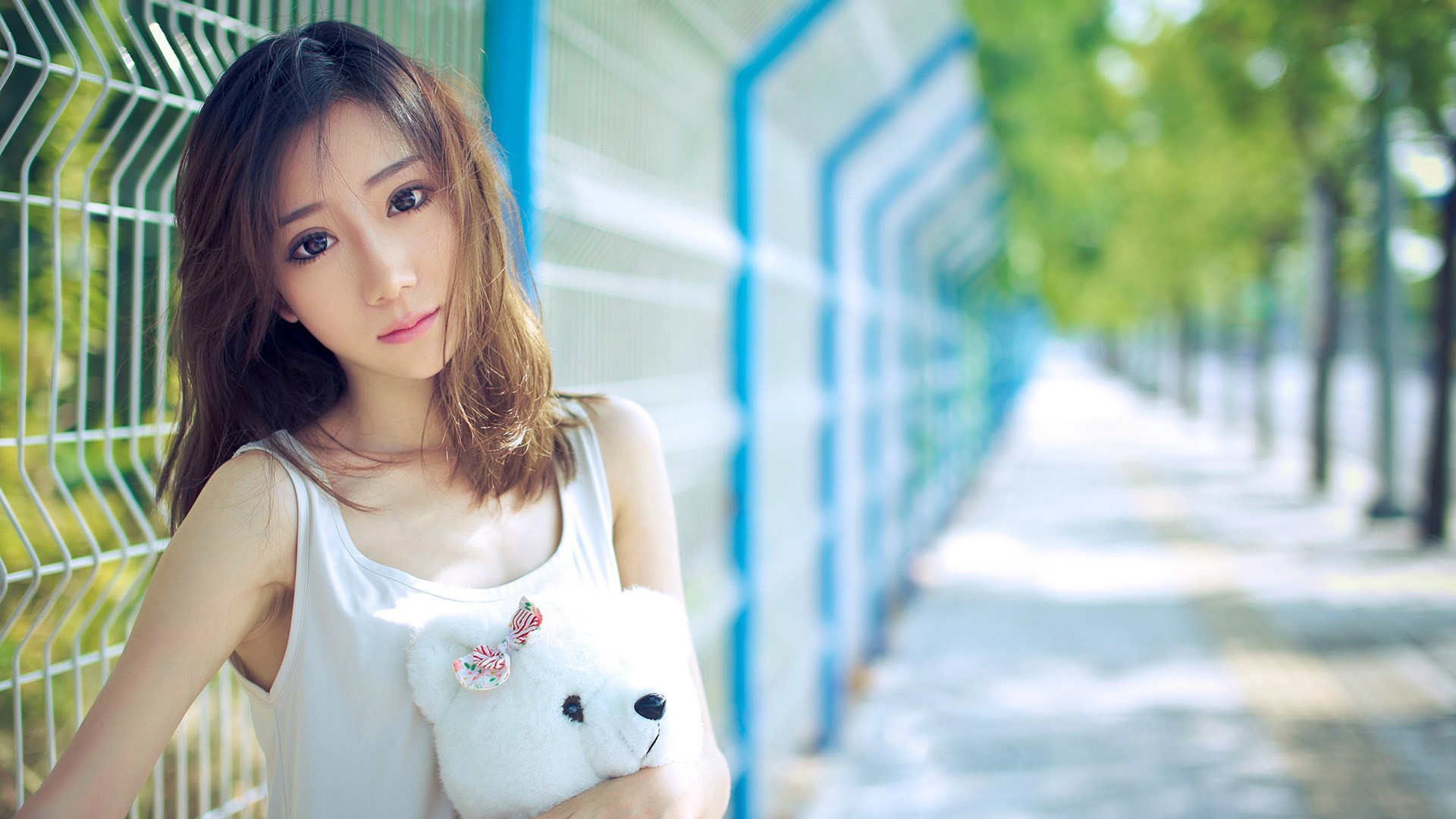 郭韵，美女主持人mini风采，免费电脑壁纸下载尽在此处