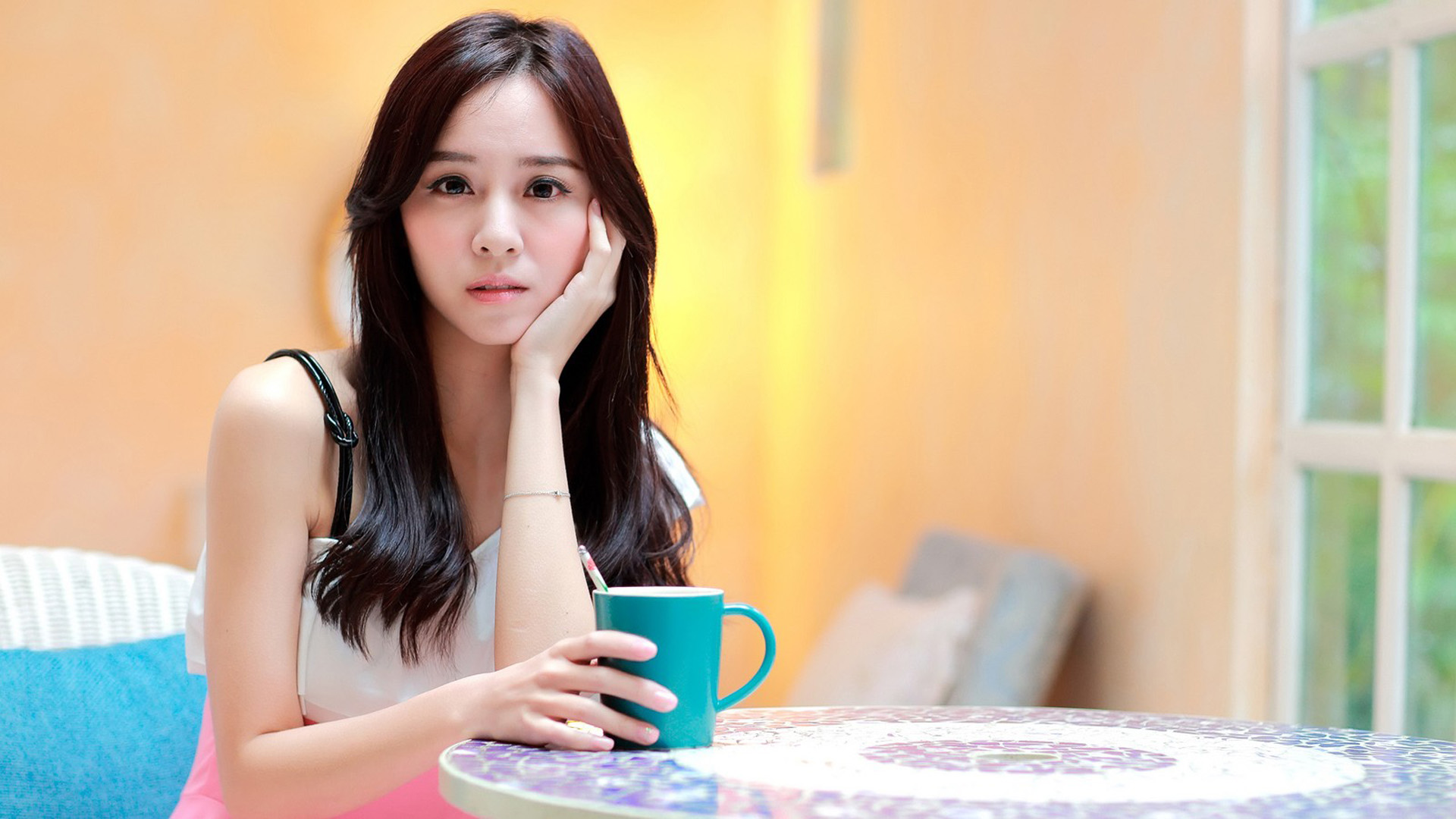 邻家气质美女壁纸