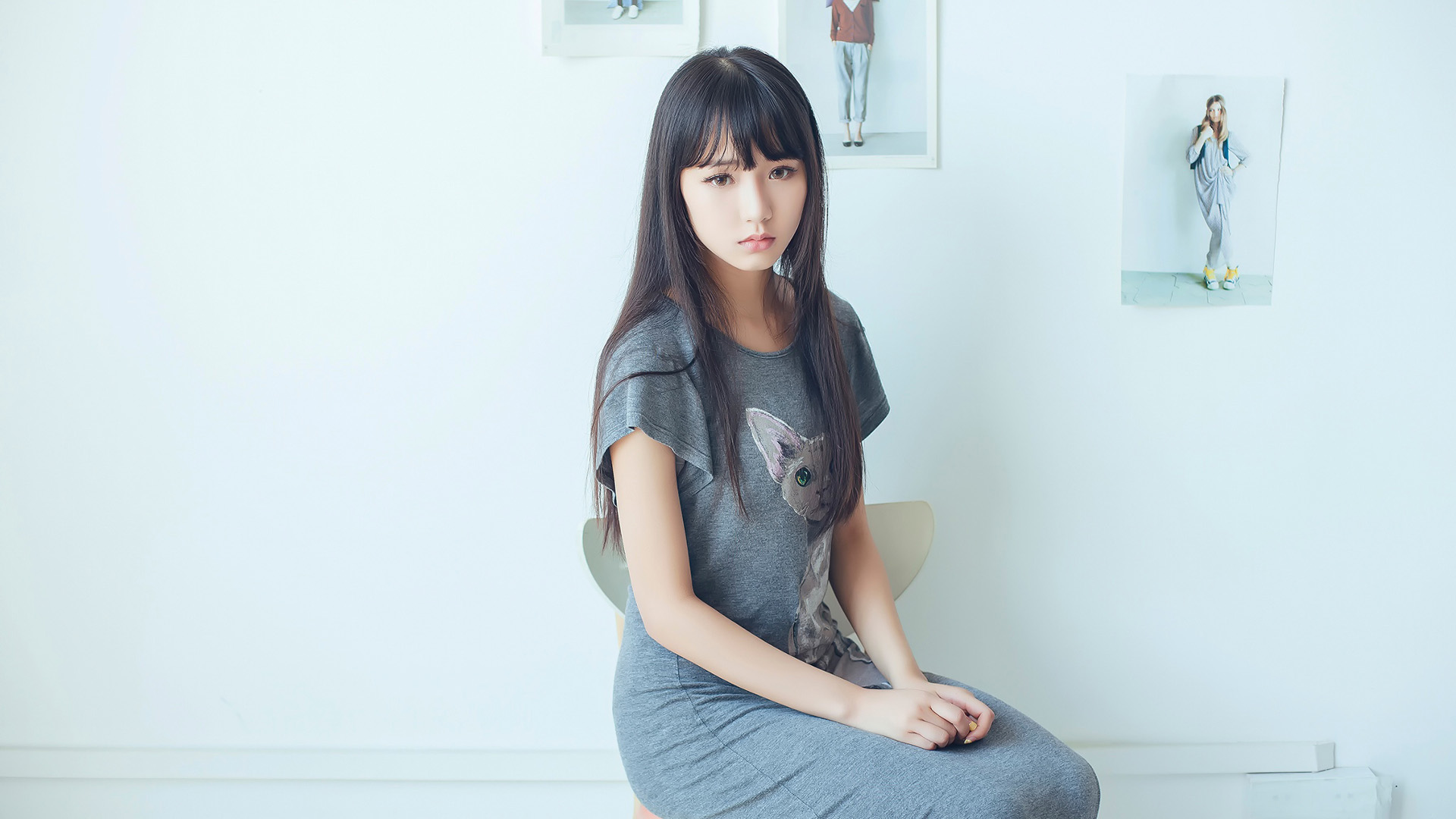文静女孩心情写照，免费下载美女电脑壁纸，静享美好时光