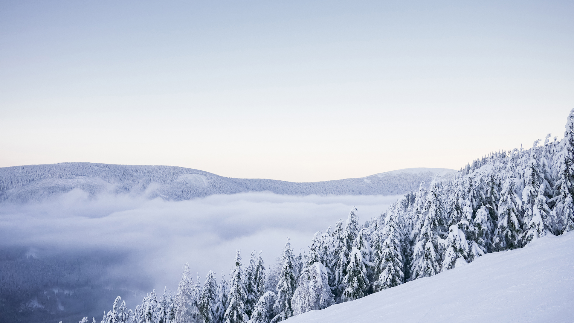 冬季雪天山脉风景壁纸