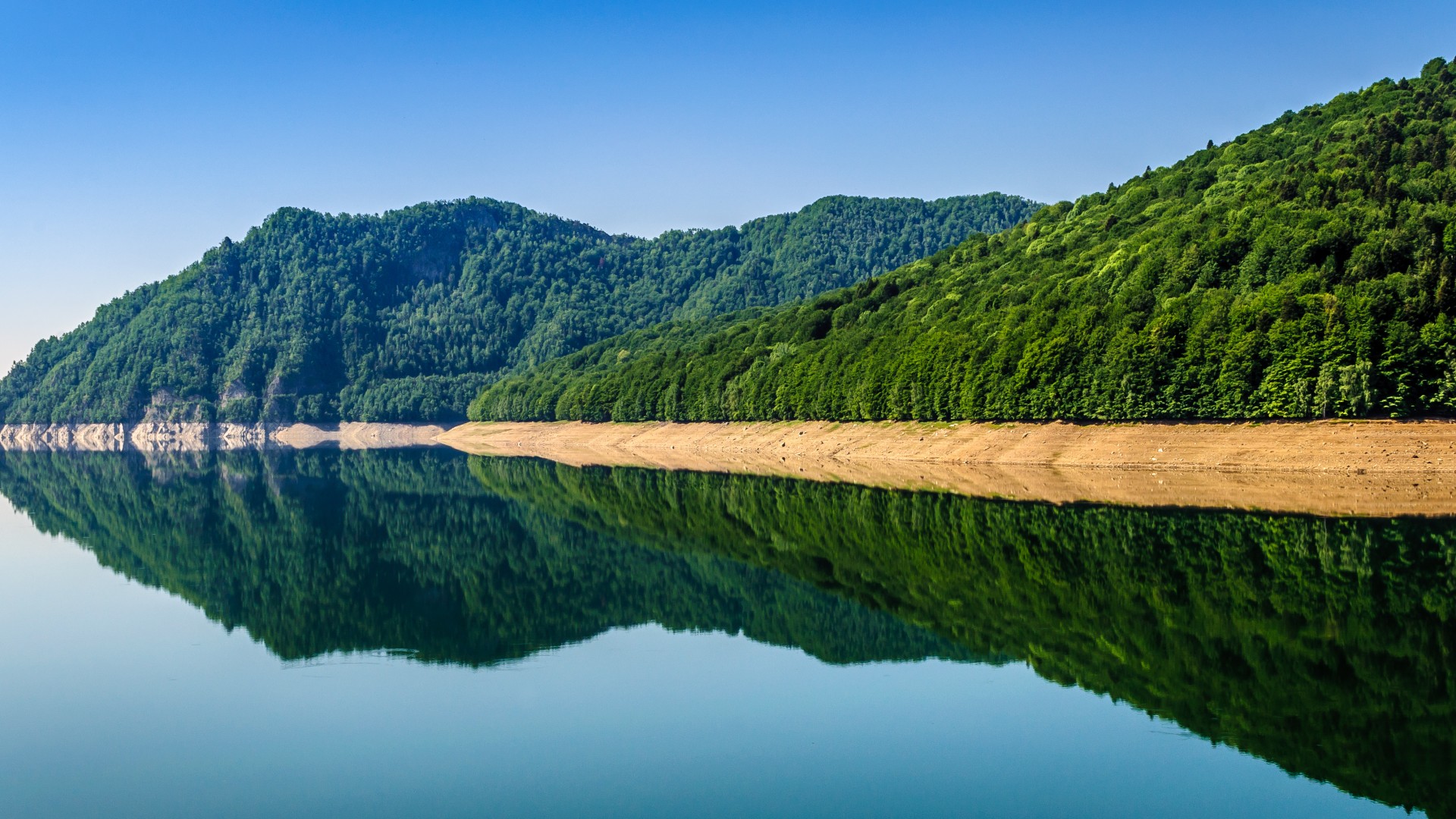 罗马尼亚弗格拉什山脉，绝美湖水自然风景，免费高清桌面壁纸下载