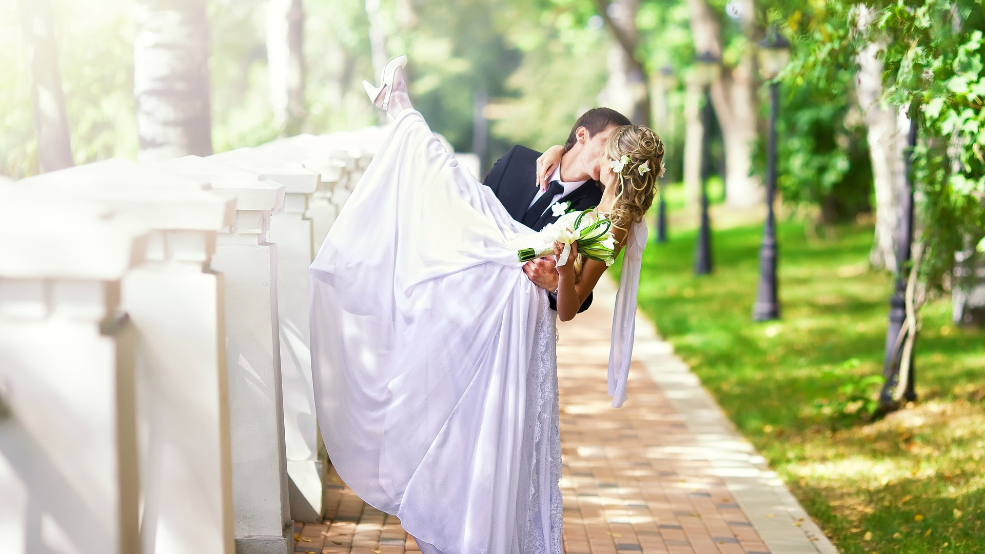 婚纱照外景桌面壁纸