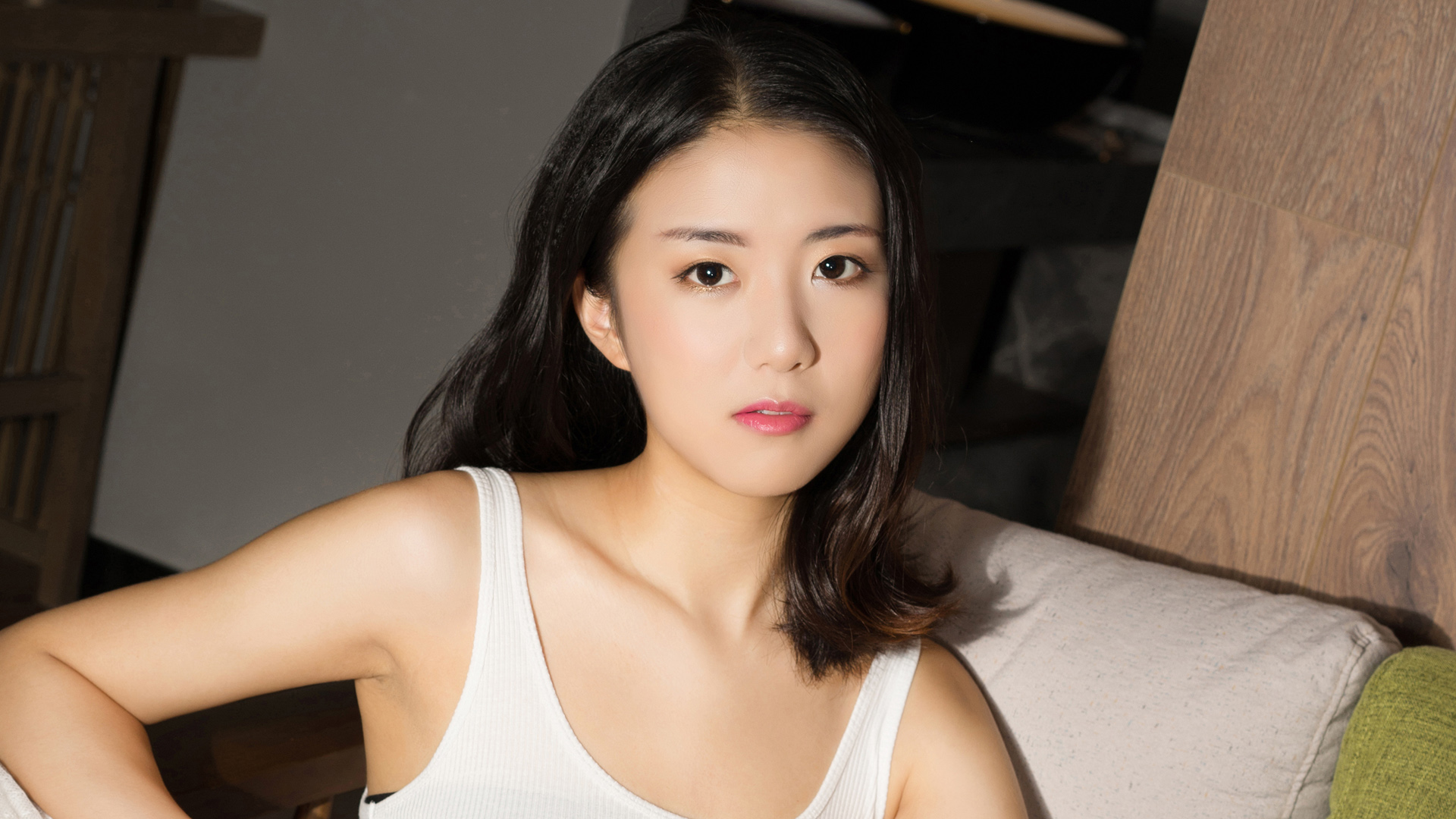 宁宁美女桌面壁纸大放送，免费高清养眼电脑壁纸下载