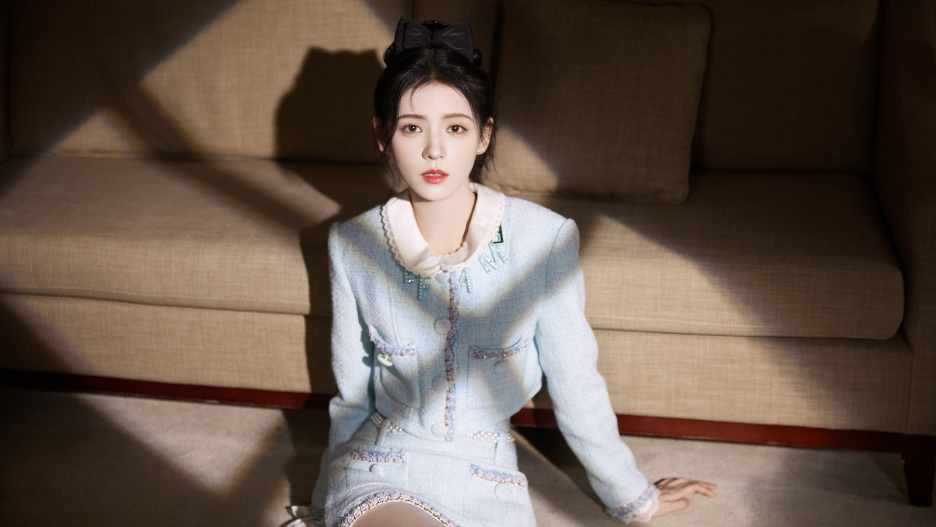 张予曦高清美女壁纸，免费电脑壁纸一键下载
