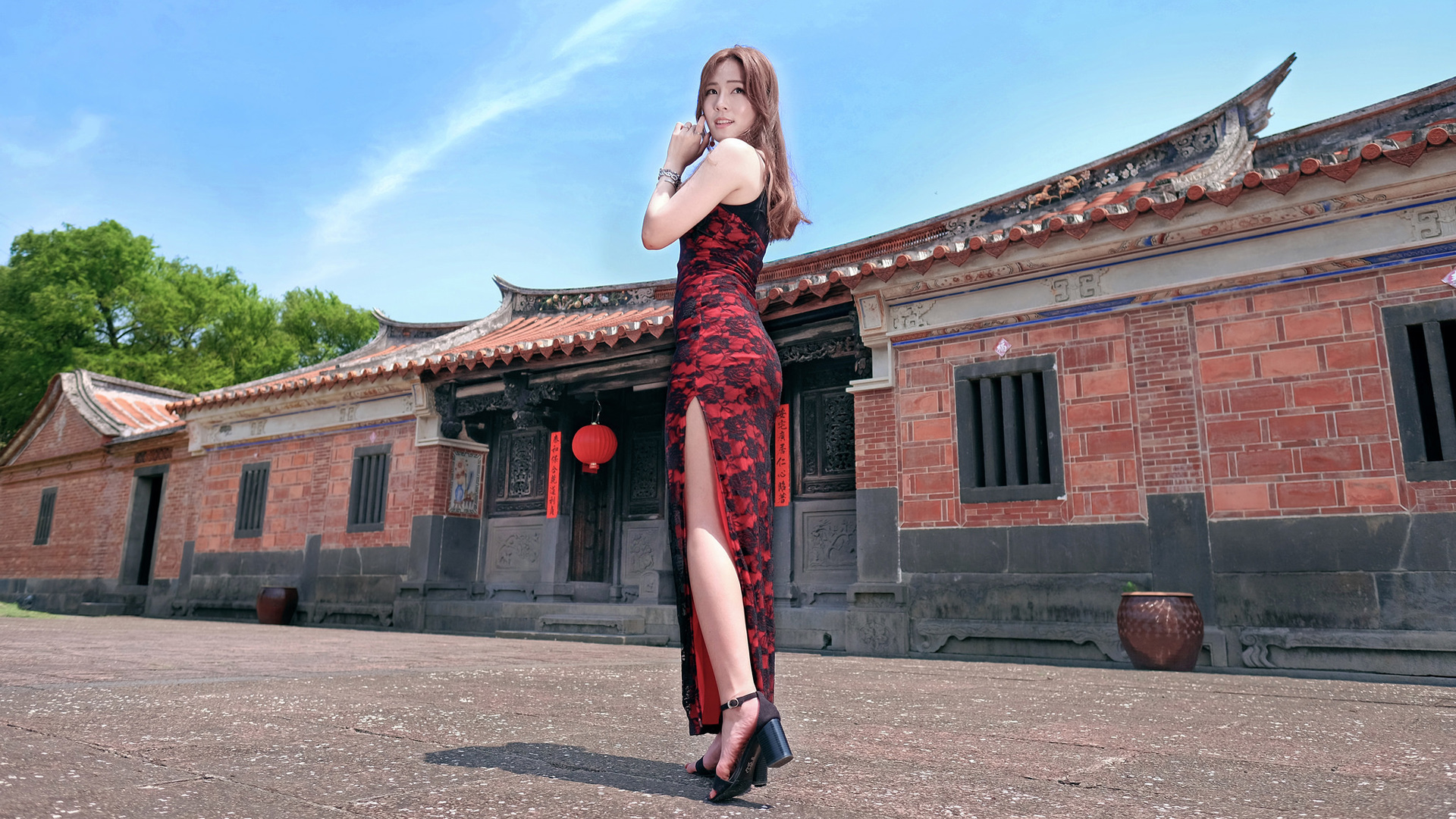 旗袍长腿美女壁纸