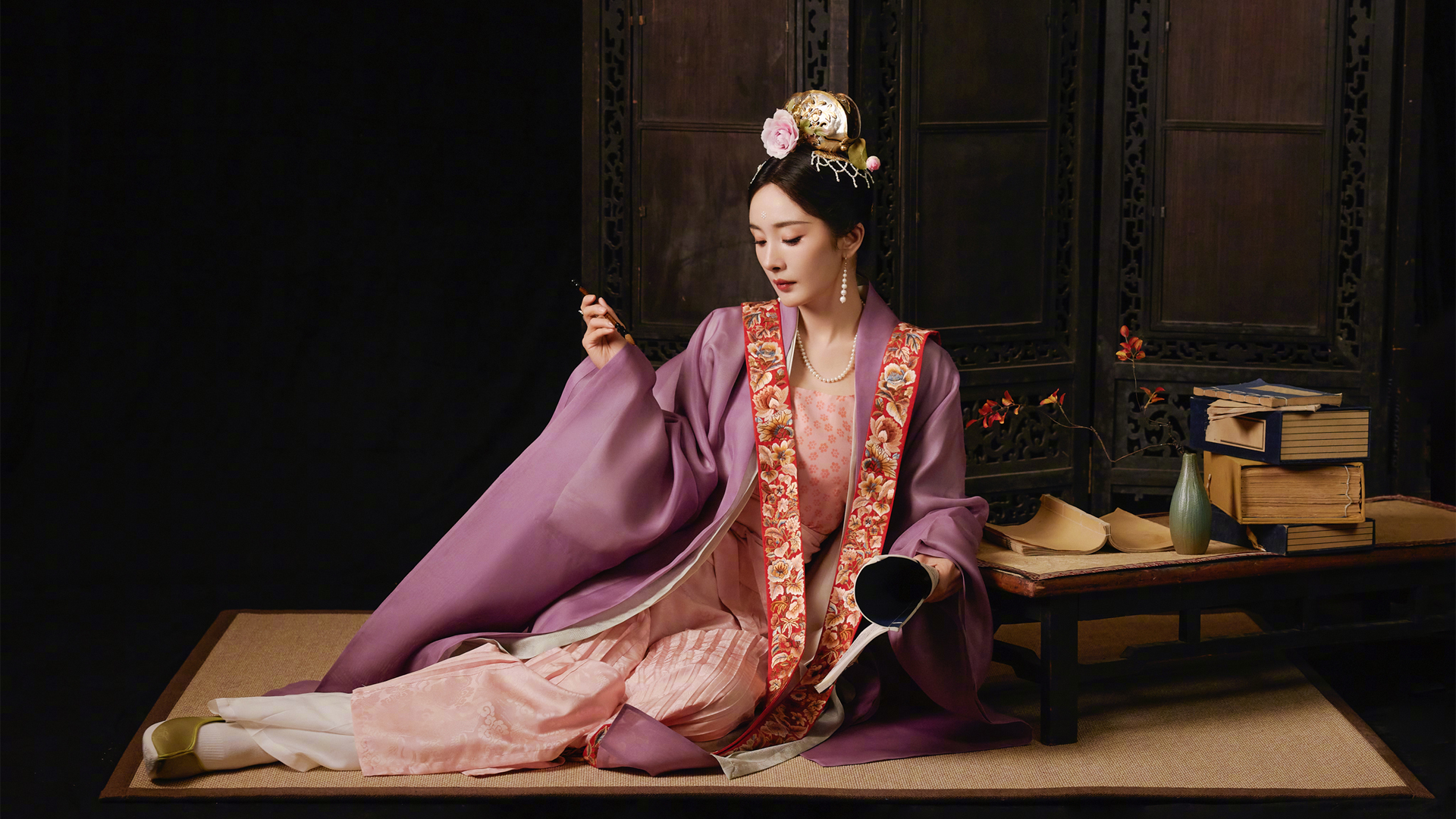 杨幂唐装美女高清壁纸，免费电脑壁纸下载