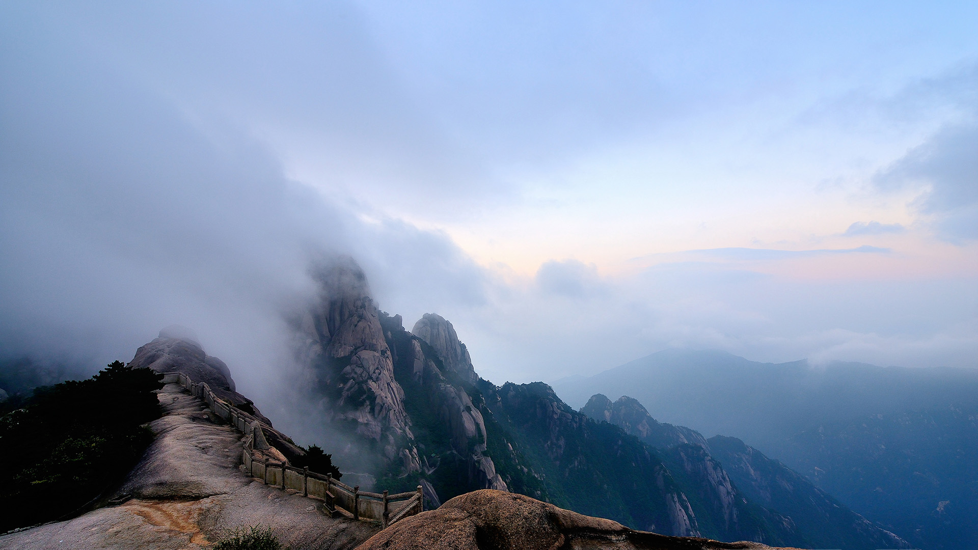 黄山绝美风景，高清桌面壁纸免费下载，装点你的电脑屏幕