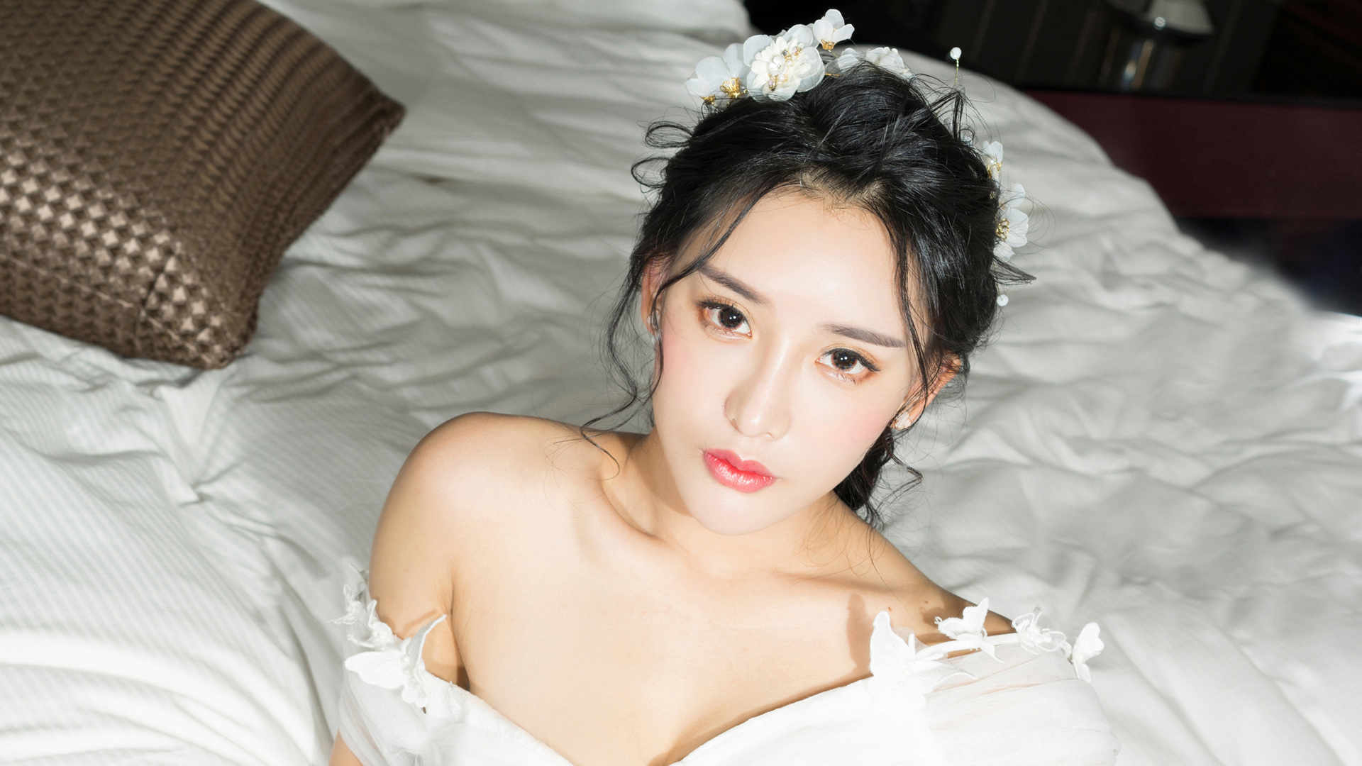 小西婚纱美女壁纸，精选高清免费电脑壁纸下载