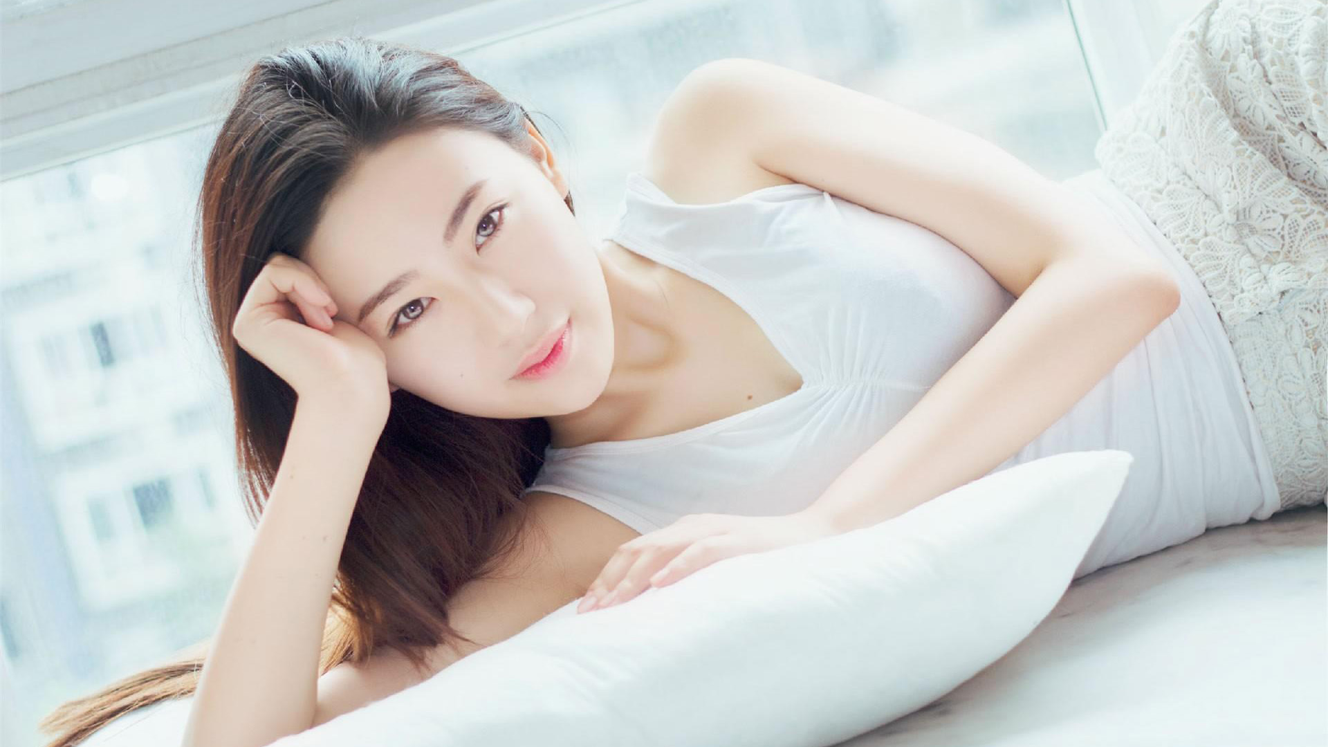 甜美女孩精选壁纸，美女高清电脑壁纸免费下载