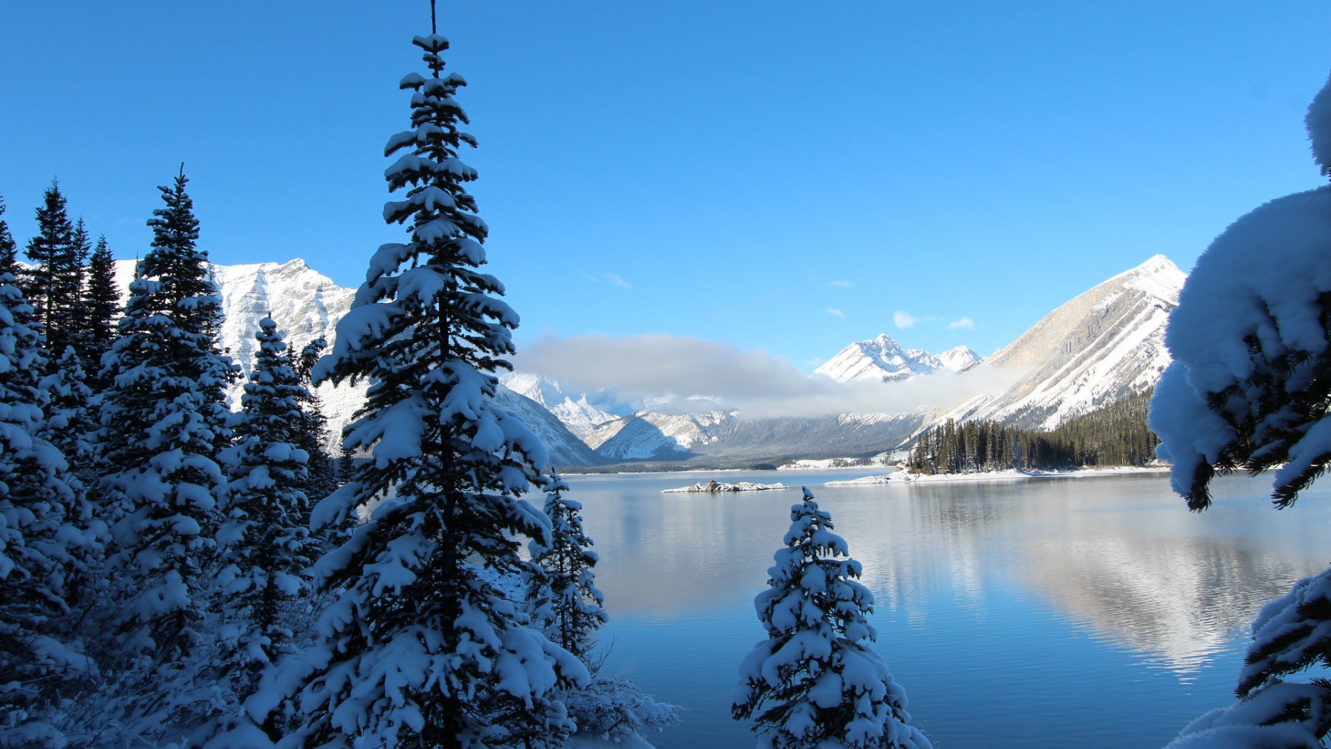 冬季自然风光，雪山湖泊山脉壁纸，免费电脑桌面背景下载