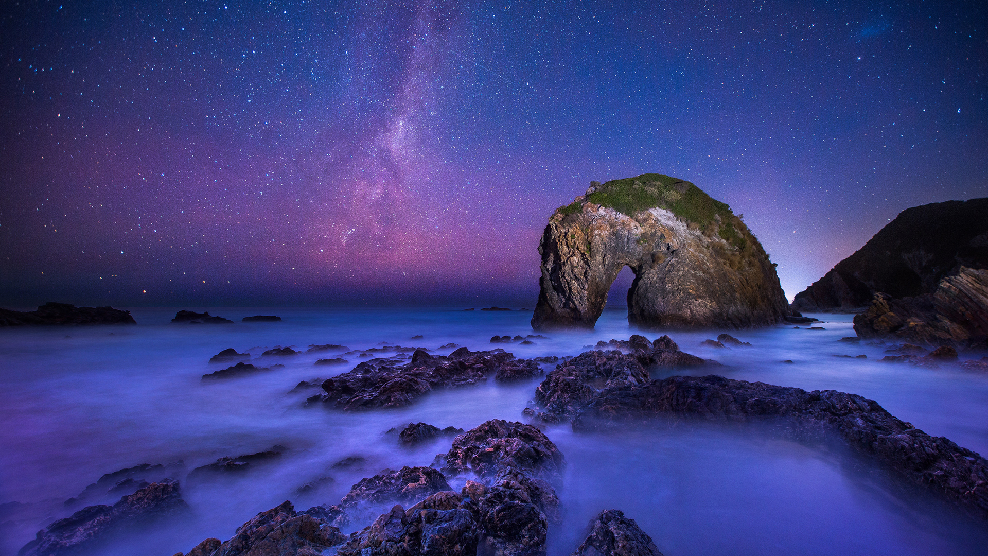 马头岩银河星空风景，免费电脑壁纸下载