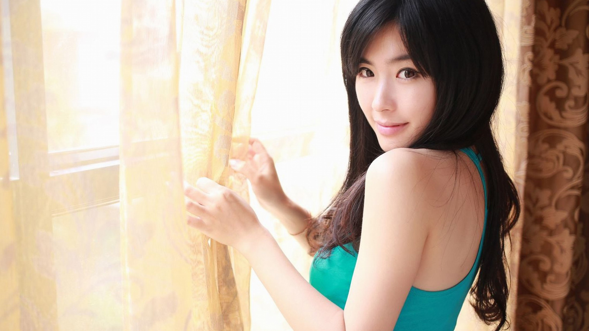 刘雪妮Verna，美女模特室内写真，高清桌面壁纸免费下载