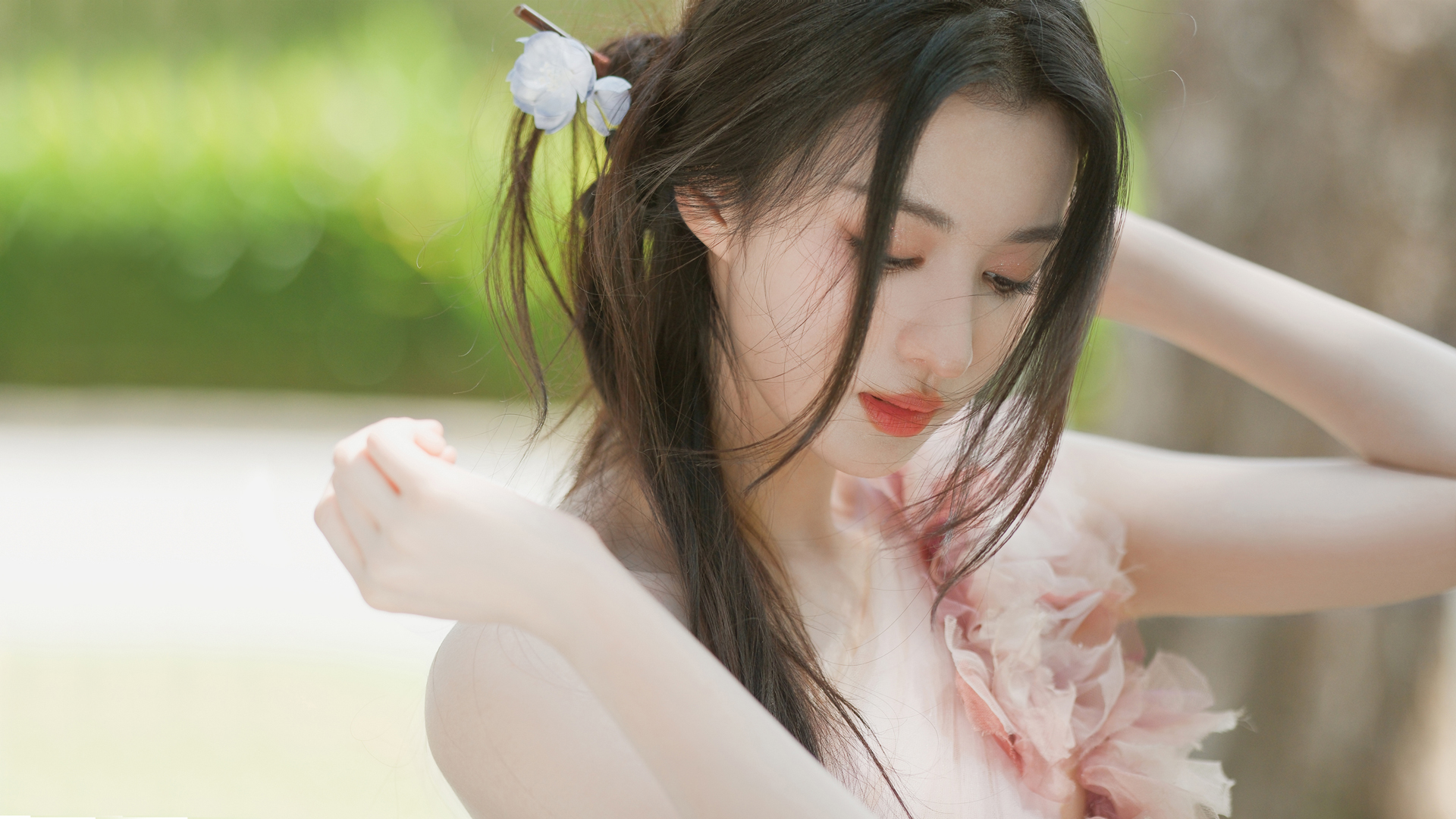 绝美仙气女神王楚然精选2560x1600高清壁纸，免费下载畅享电脑桌面新视觉