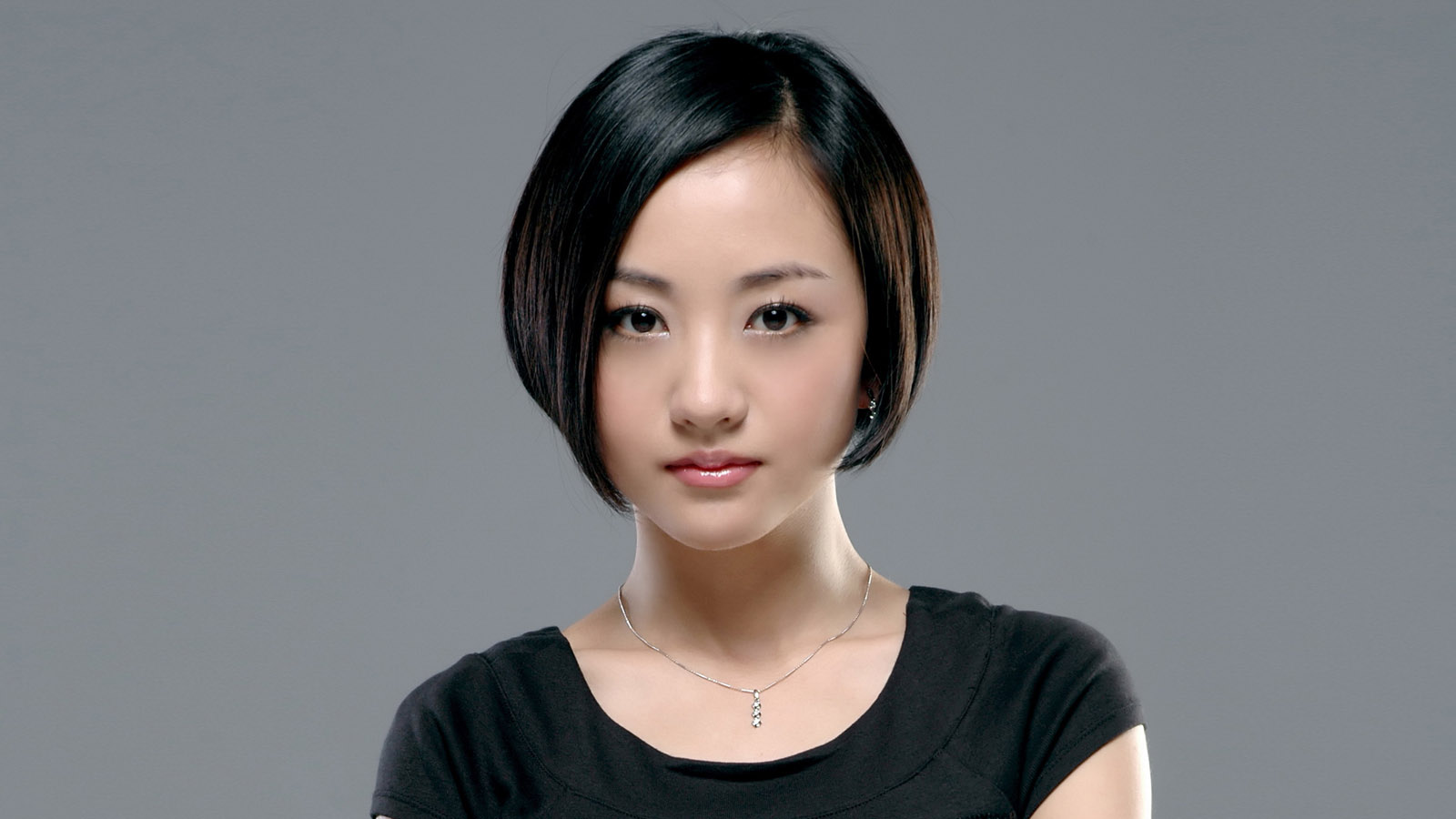 杨蓉高清美女壁纸，免费电脑桌面图片下载