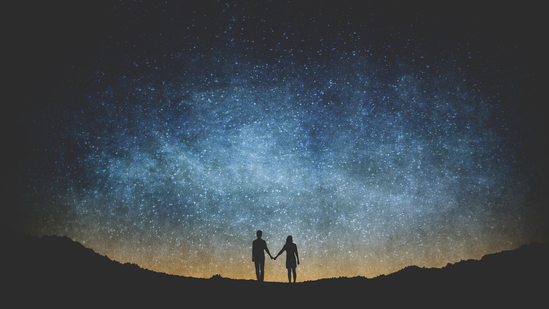 银河系浪漫之夜，夫妇牵手仰望星空，唯美意境壁纸免费下载
