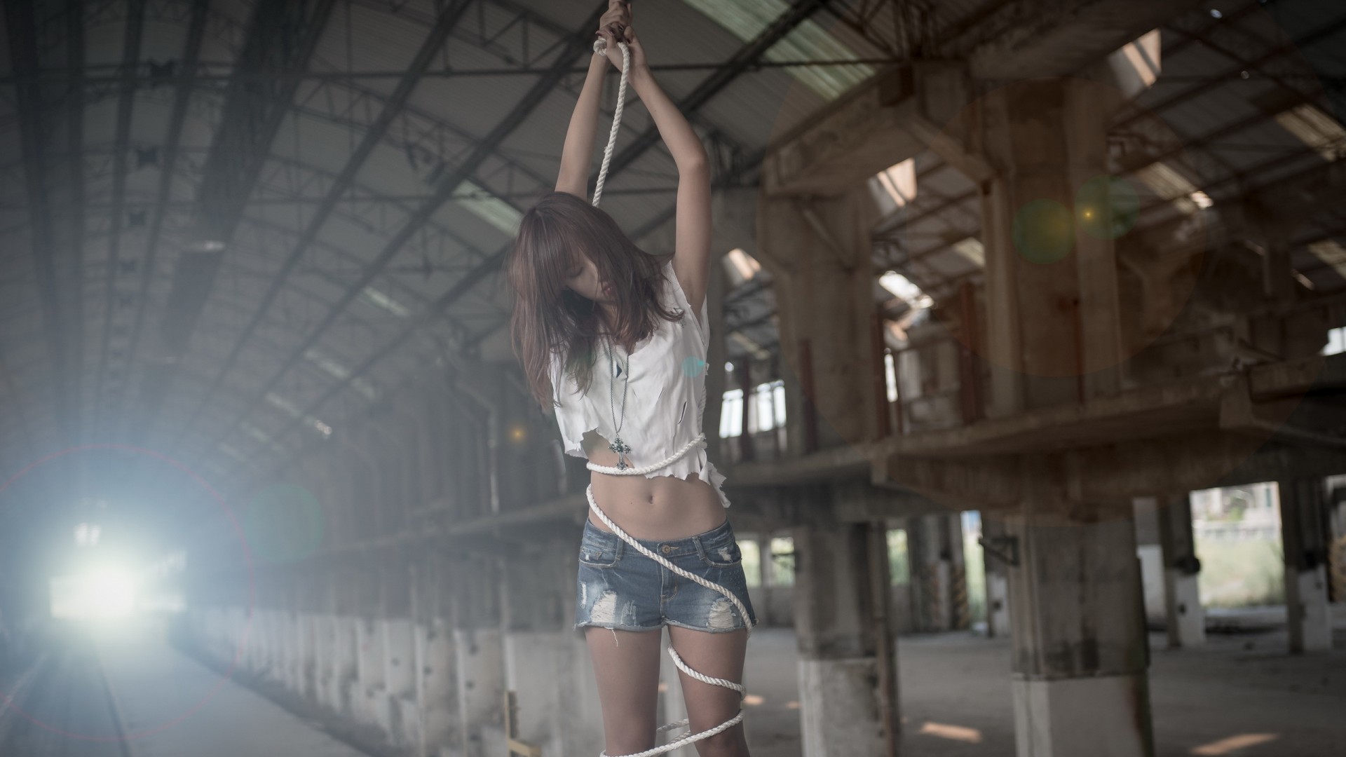 美女艺术桌面壁纸，免费下载捆绳风格电脑壁纸